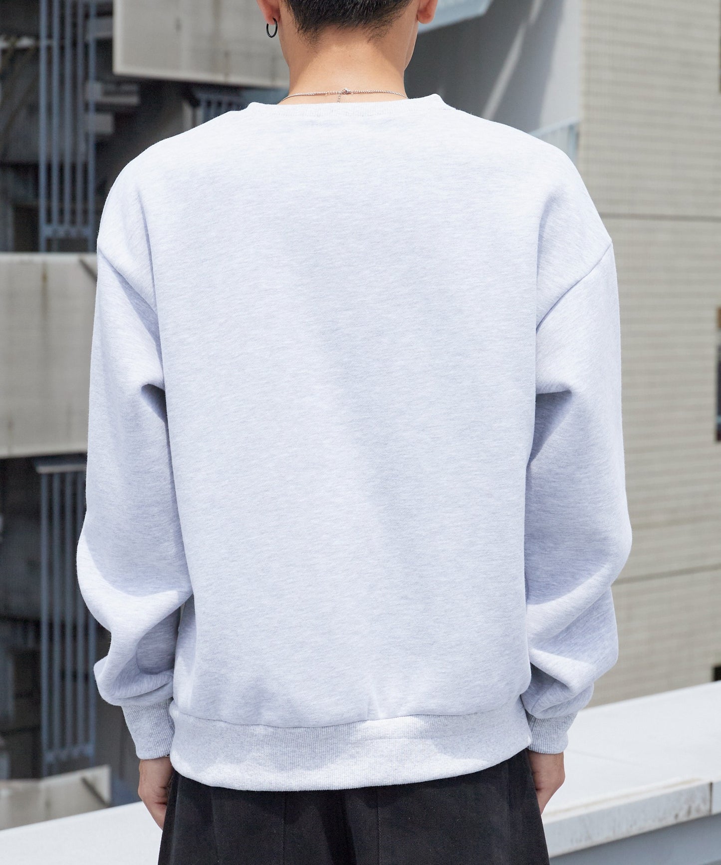 Paprika Thread-Embroidered Sweatshirt パプリカ 刺繍入りスウェット 【9月下旬お届け予定】