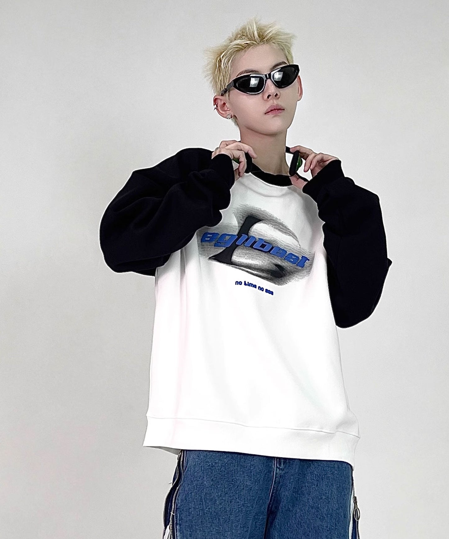 Theater code / graphic raglan sleeve sweat