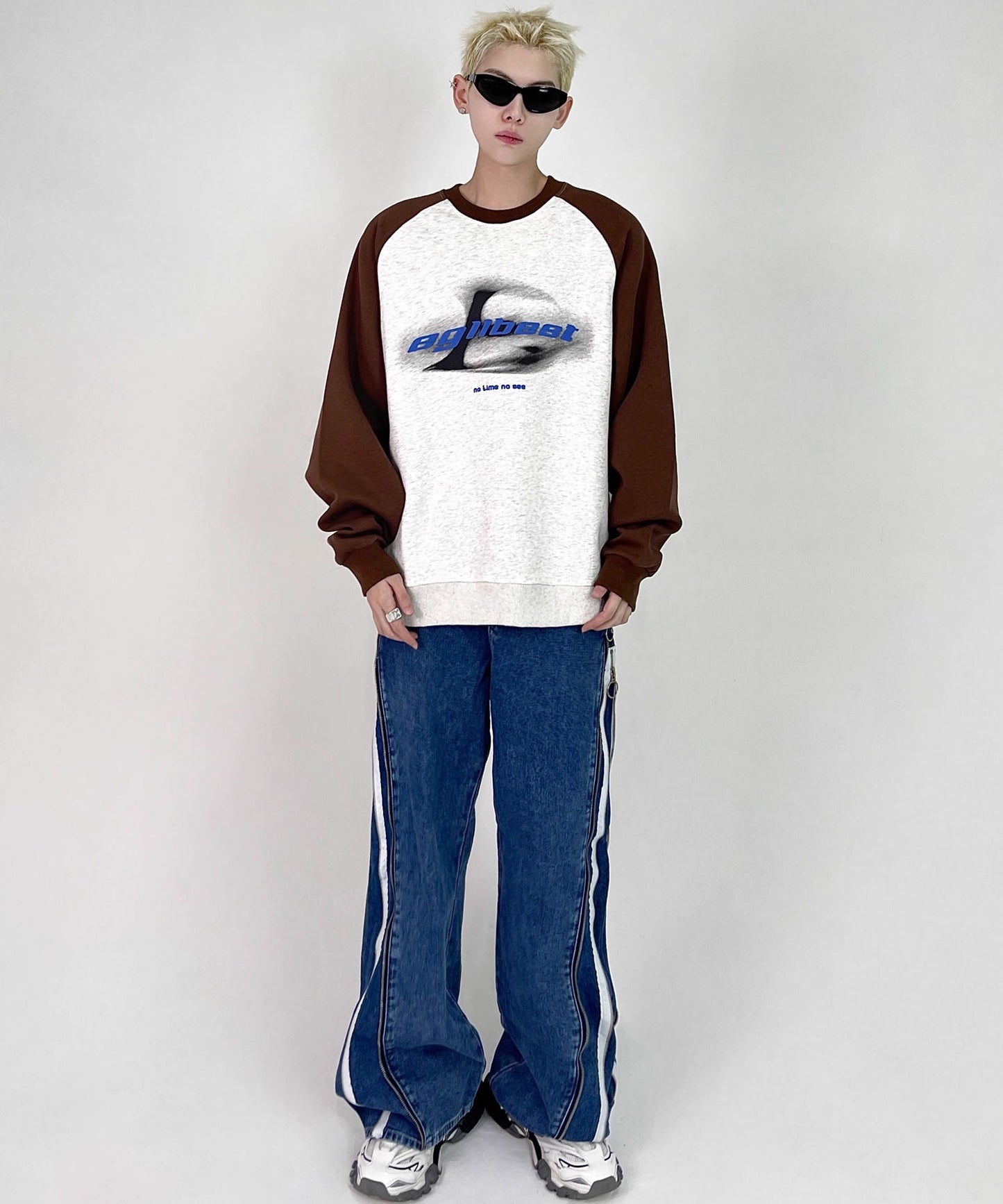 Theater code / graphic raglan sleeve sweat
