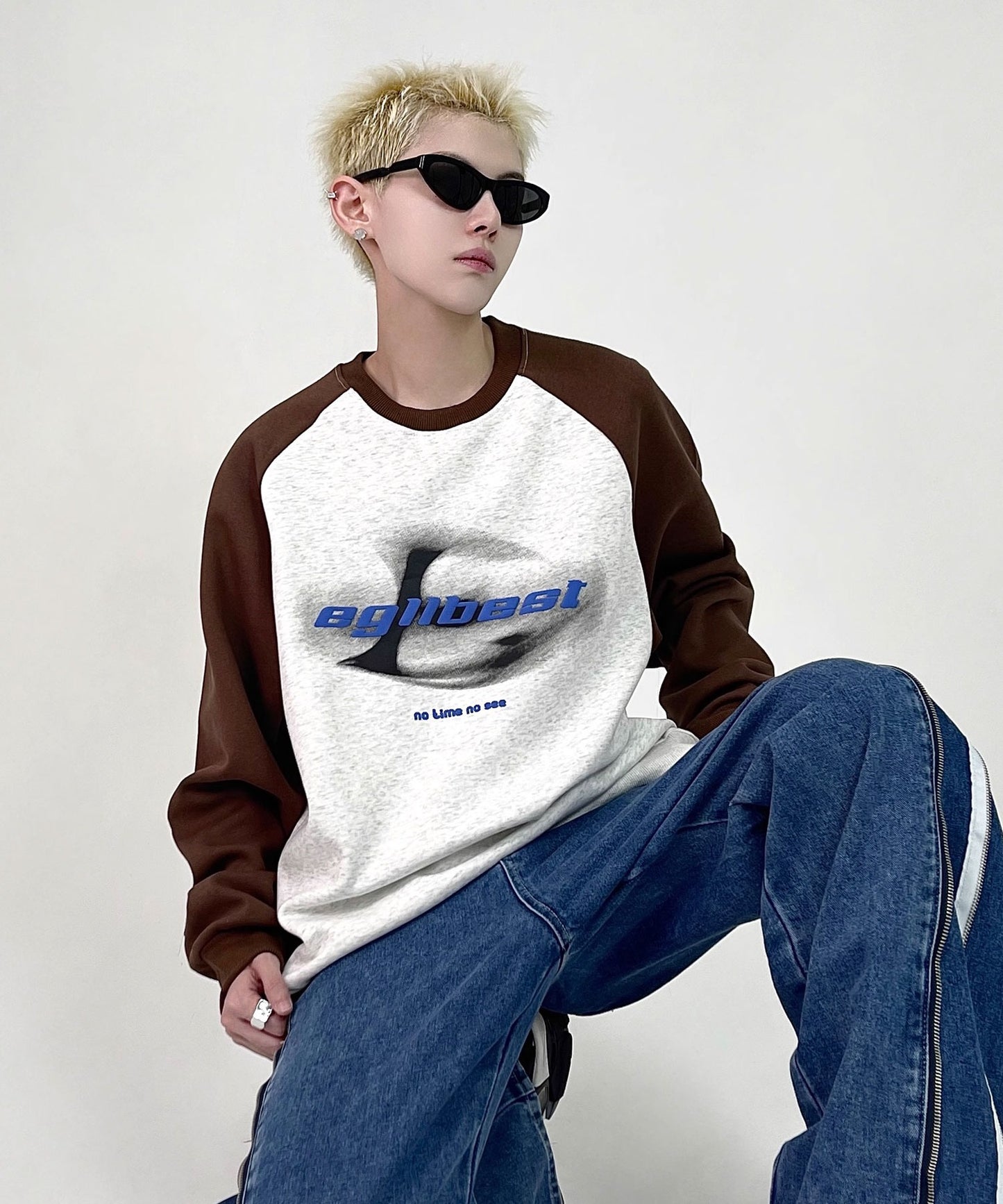 Theater code / graphic raglan sleeve sweat