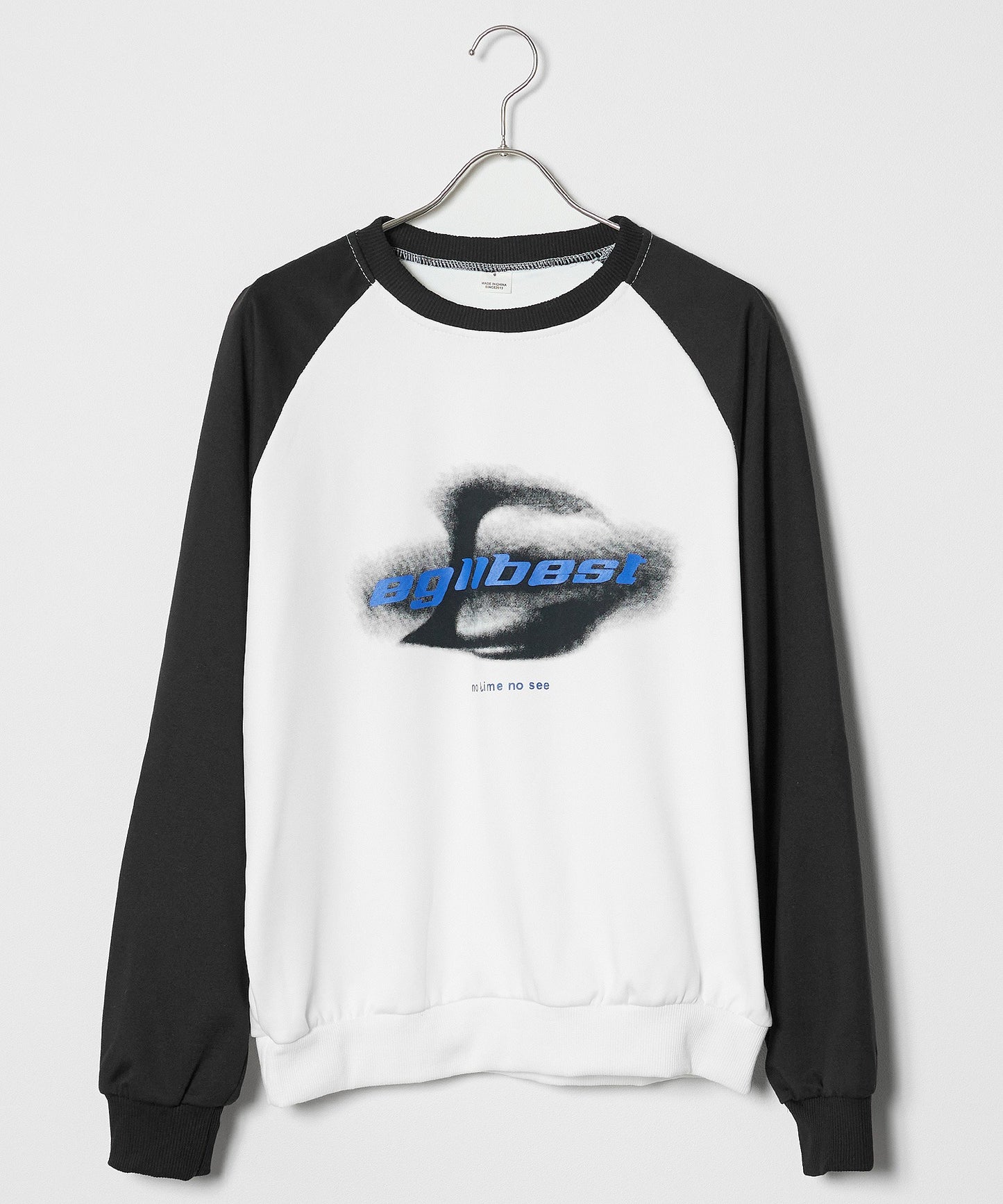 Theater code / graphic raglan sleeve sweat