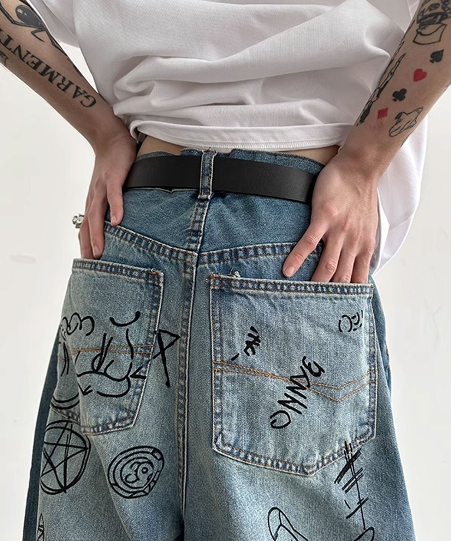 Theater code / illustration print wide denim pants