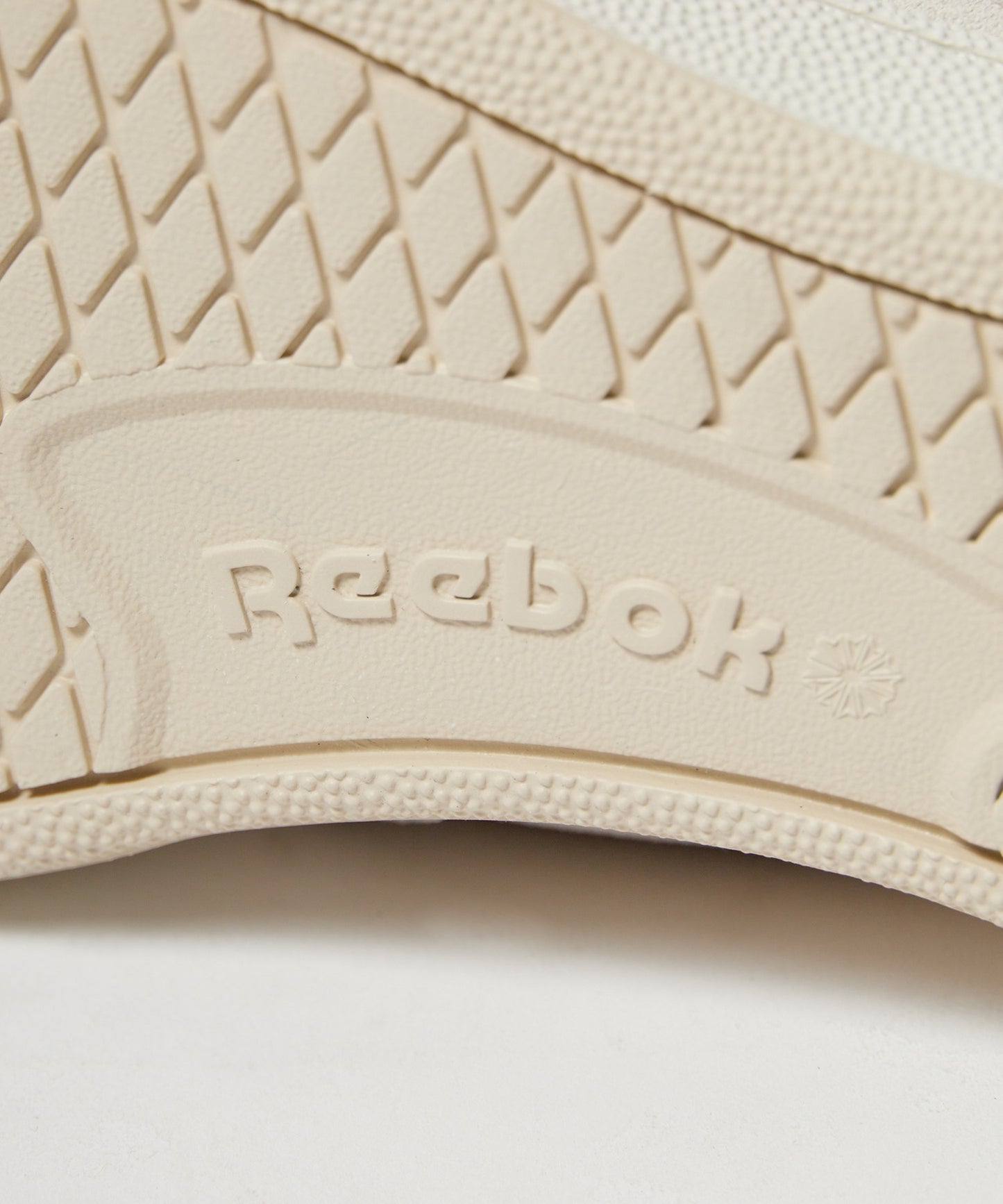 Reebok / CLUB C 85