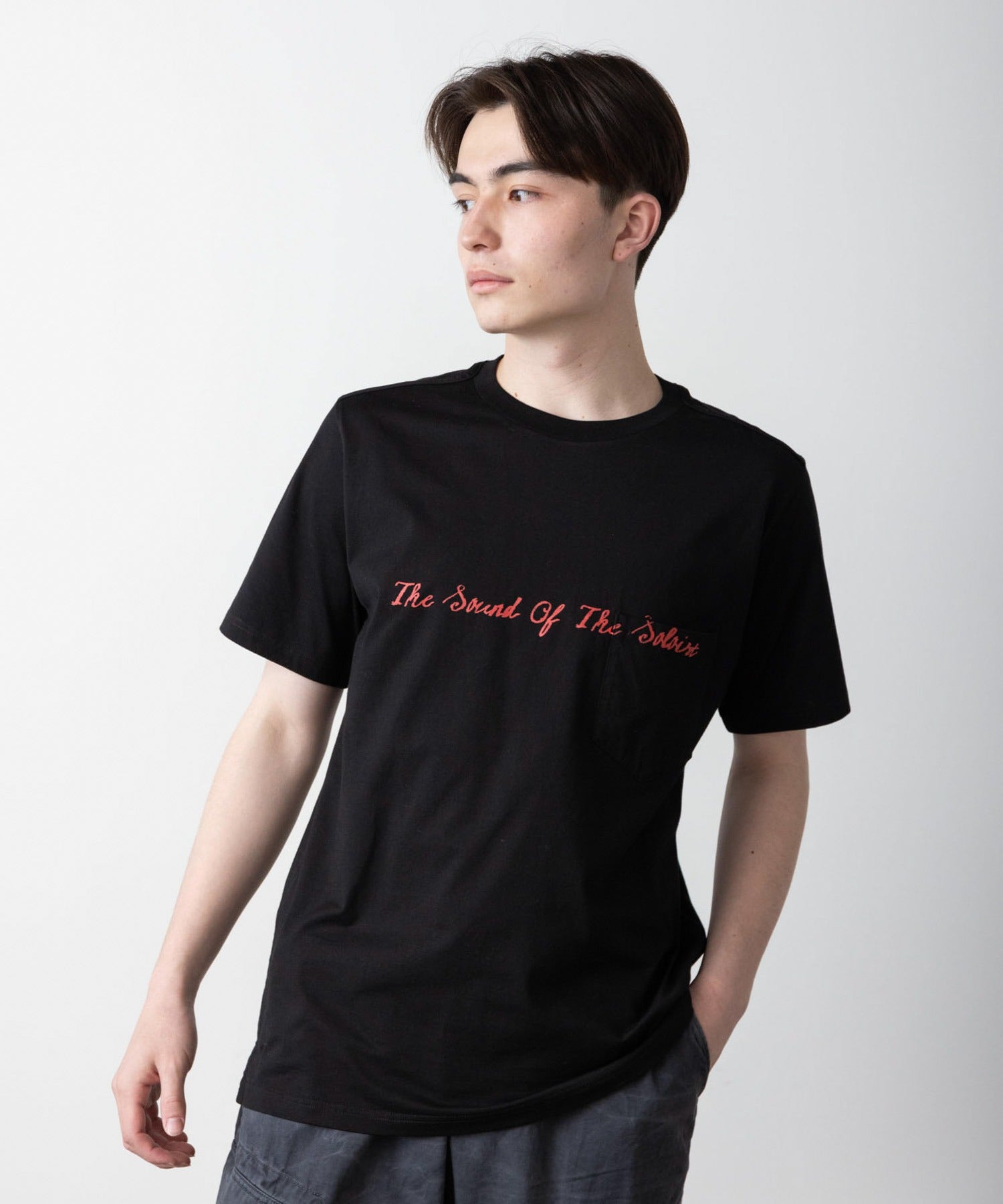 the sound of the soloist. (s/s pocket tee)