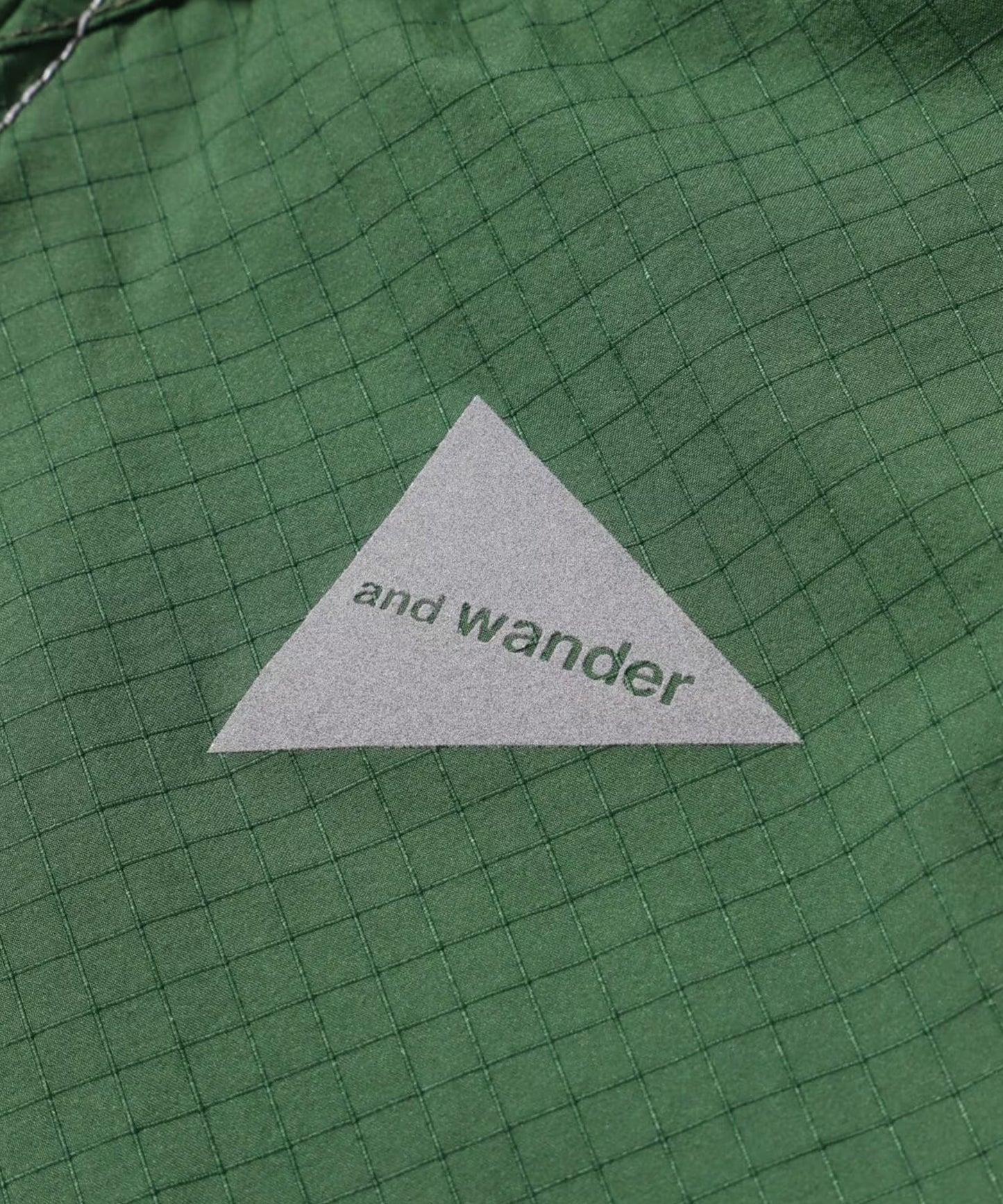and wander / breath rip short pants