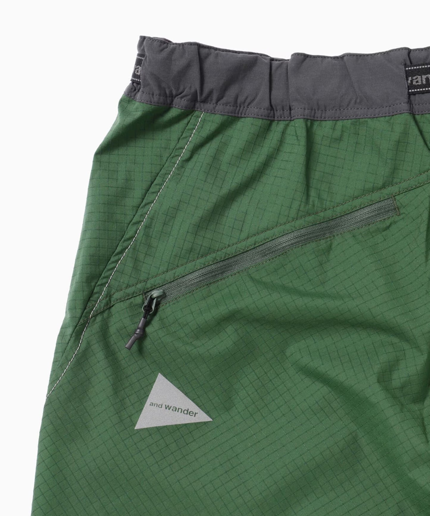 and wander / breath rip short pants