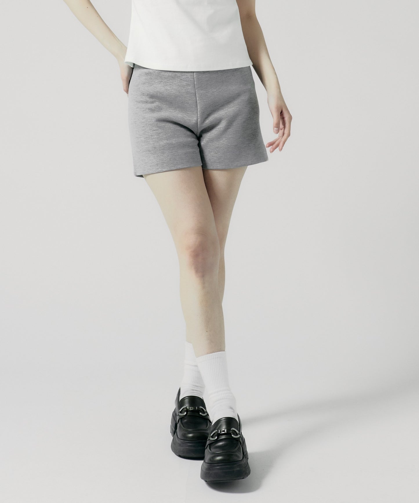 Chick / Simple Highwaist Short Pants シンプルハイウエストショートパンツ
