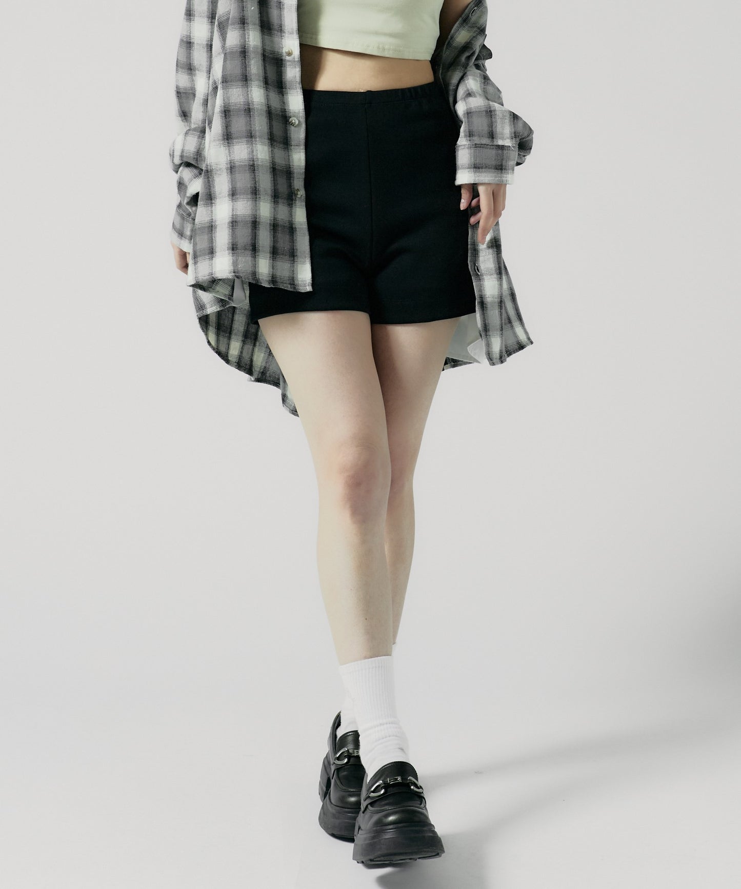 Chick / Simple Highwaist Short Pants シンプルハイウエストショートパンツ