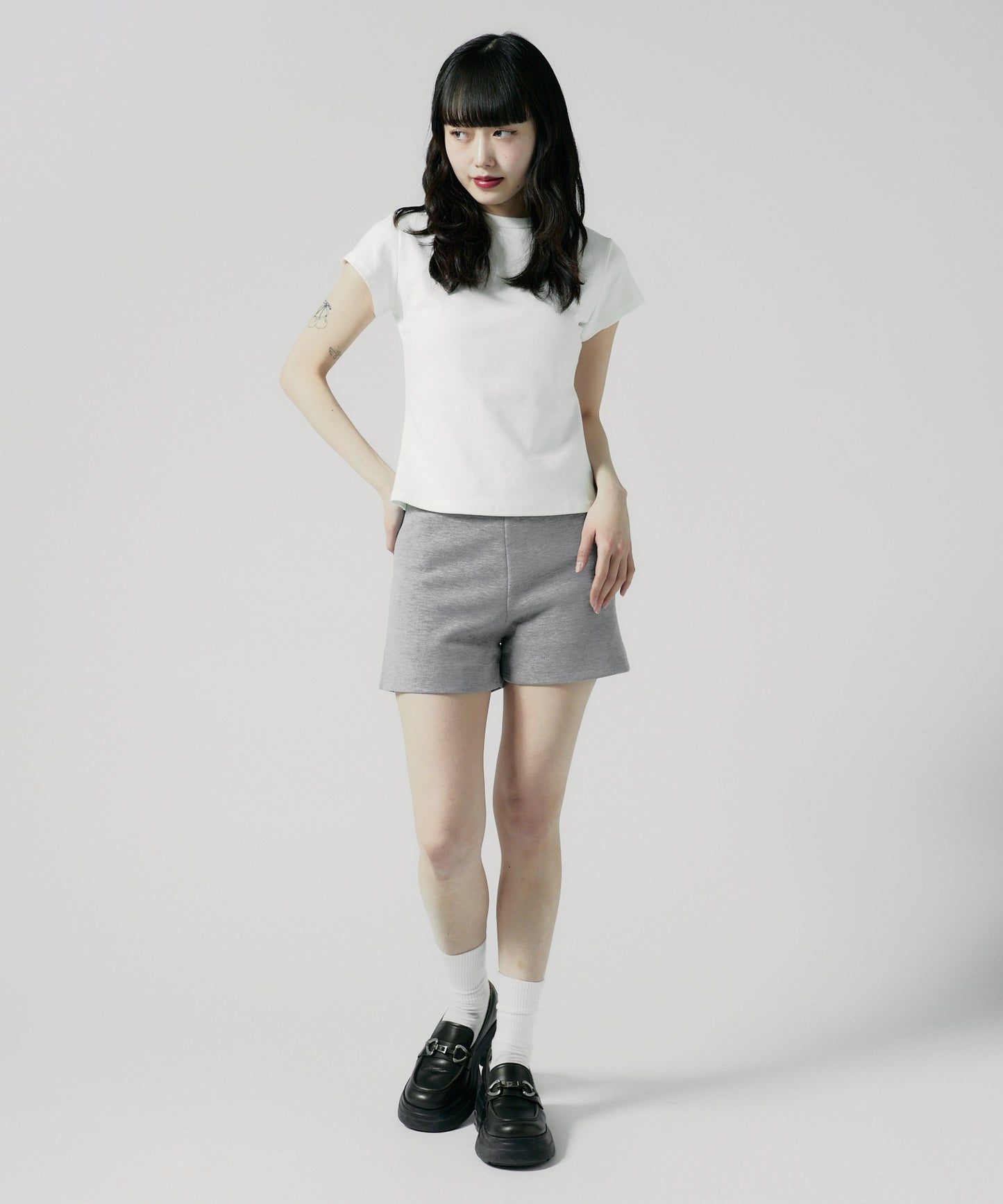 Chick / Simple Highwaist Short Pants シンプルハイウエストショートパンツ