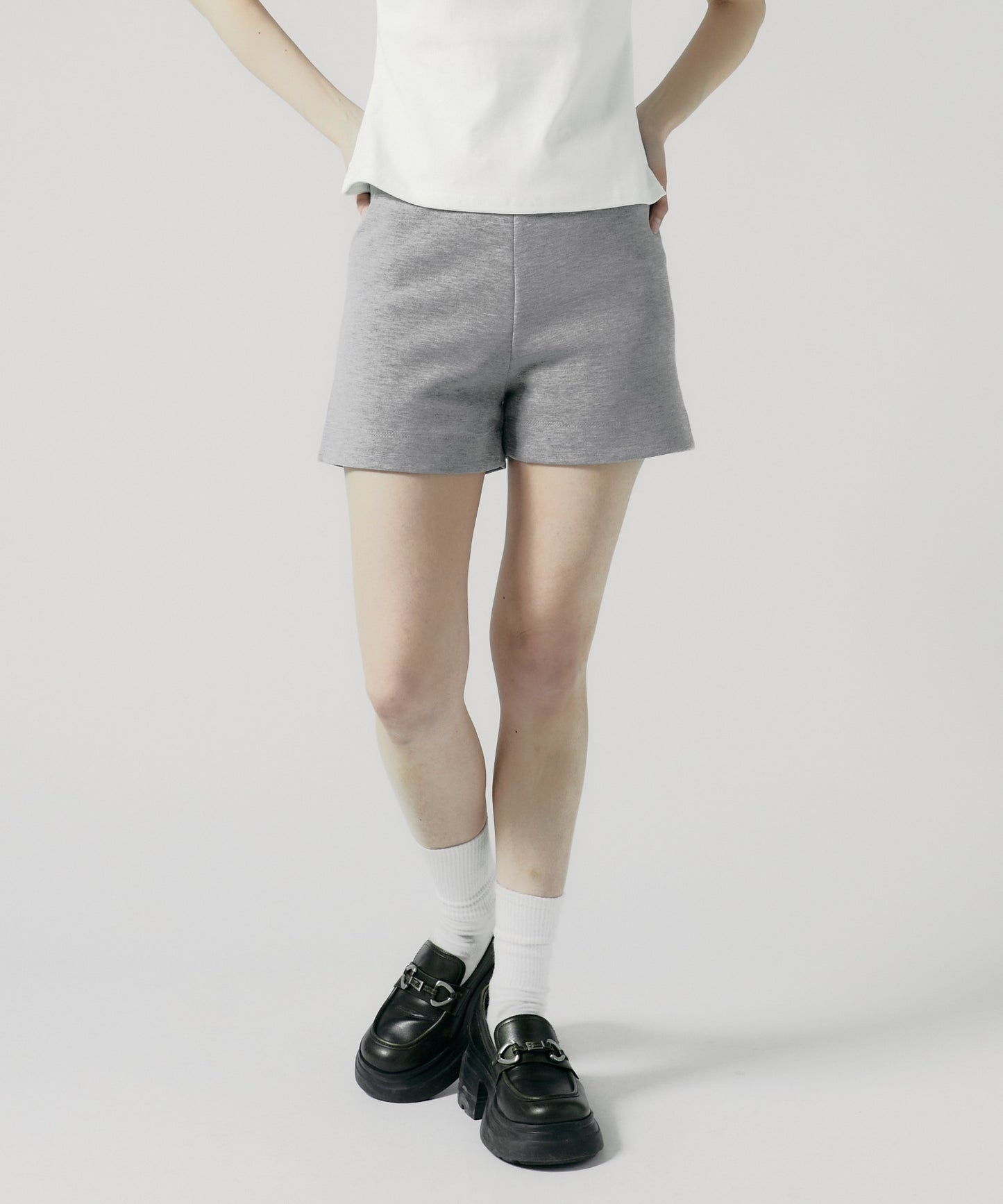 Chick / Simple Highwaist Short Pants シンプルハイウエストショートパンツ
