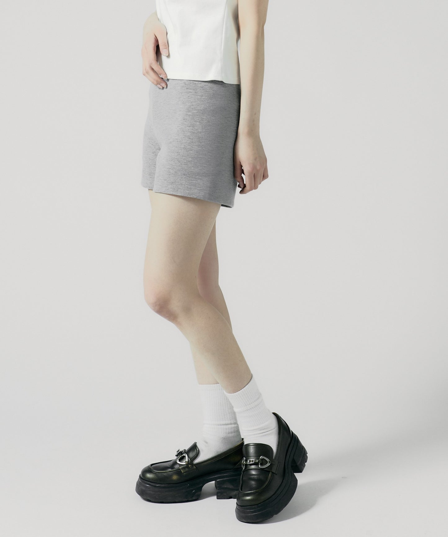 Chick / Simple Highwaist Short Pants シンプルハイウエストショートパンツ
