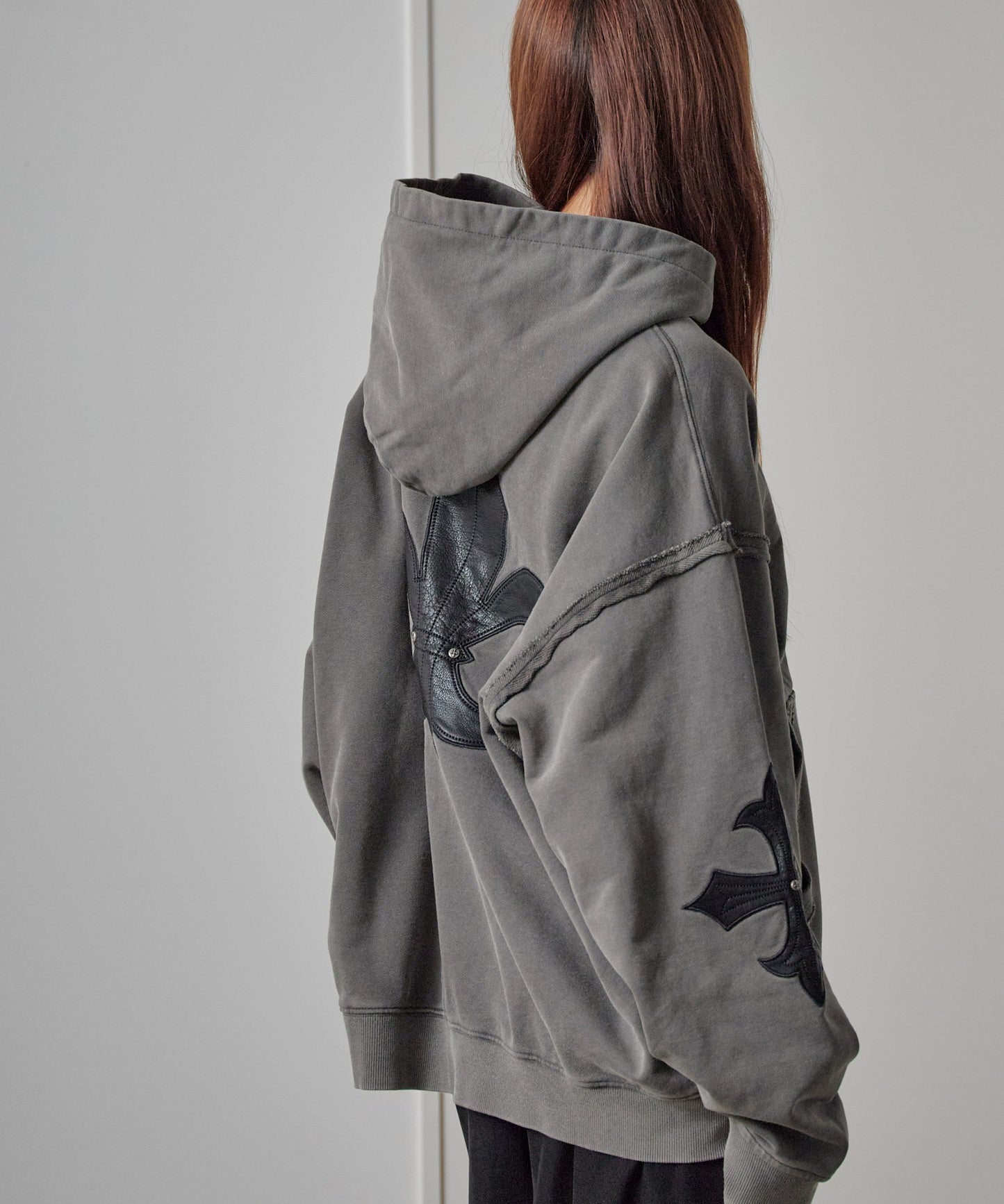 SUPPLIER/サプライヤー Fleur Leather Patch hoodie