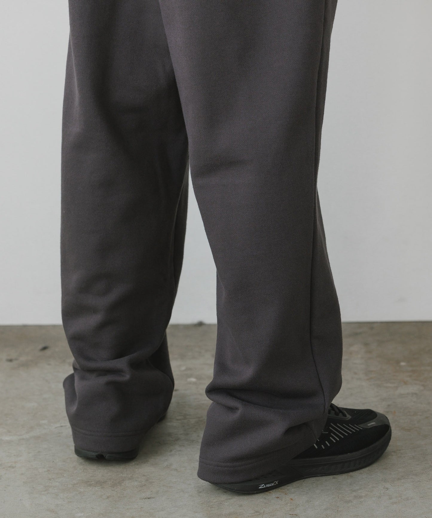 THOUSAND MILE / SWEAT PANTS