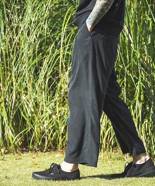 MR.OLIVE | T-R POWDER CLOTH - 2TACK WIDE EASY PANTS ツータックイージーワイドパンツ