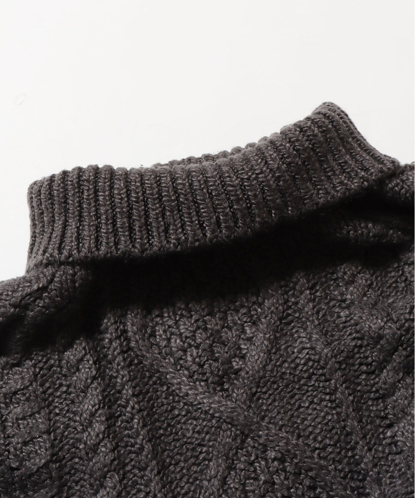 FOG ESSENTIALS / CABLE KNIT TURTLENECK