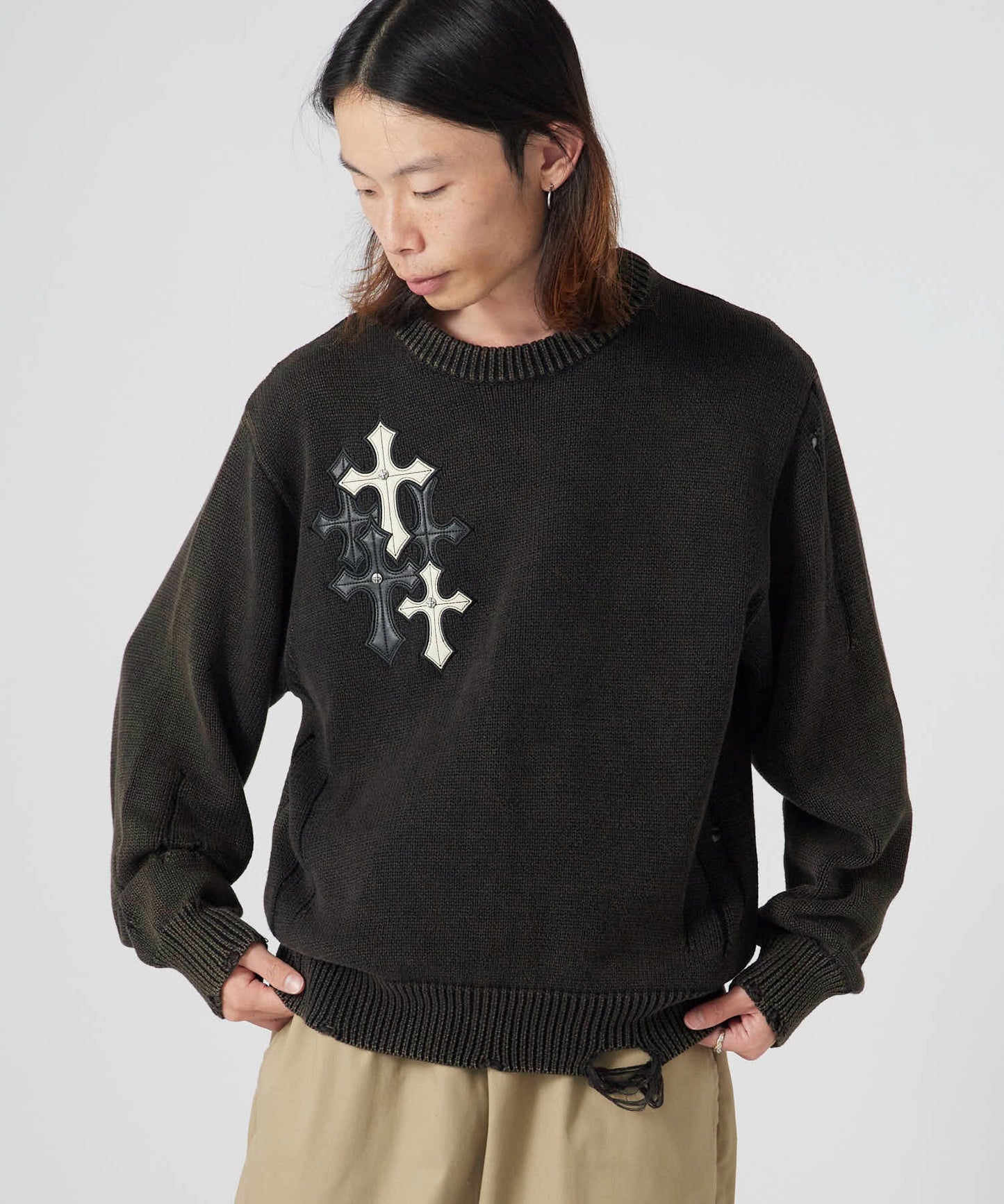 SUPPLIER / Dietressed Multiple Cross Leather patch Crew Knit