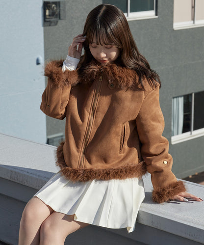 Chick / Chin Strap Faux Fur Jacket