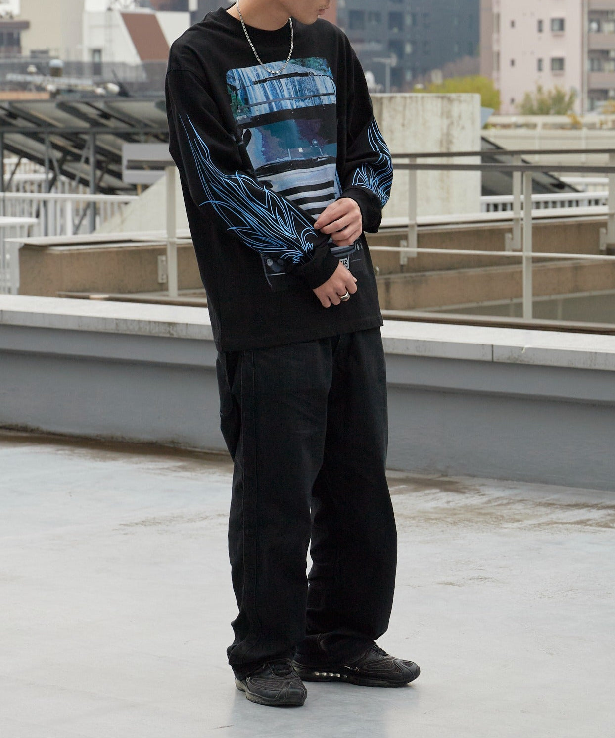 PLEASURES / SEMI HEAVYWEIGHT LONG SLEEVE