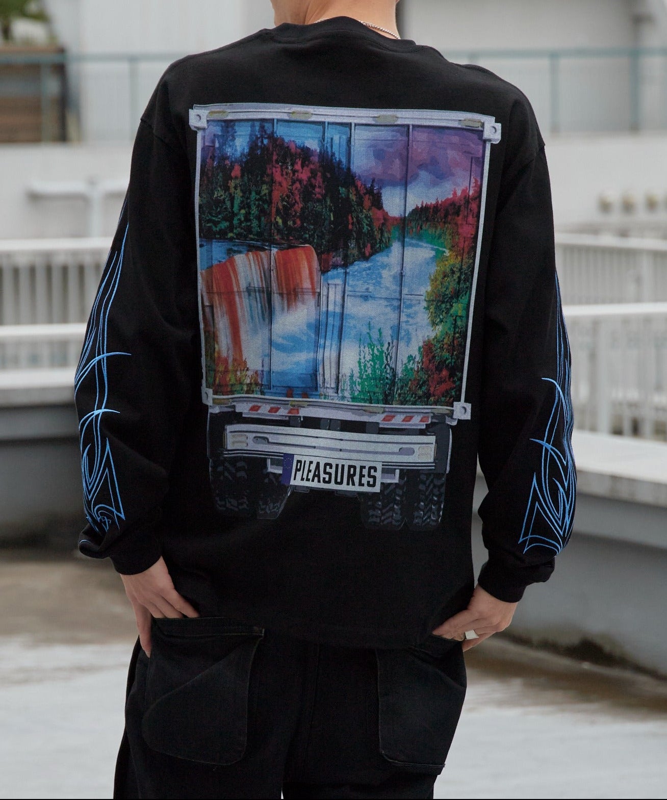 PLEASURES / SEMI HEAVYWEIGHT LONG SLEEVE