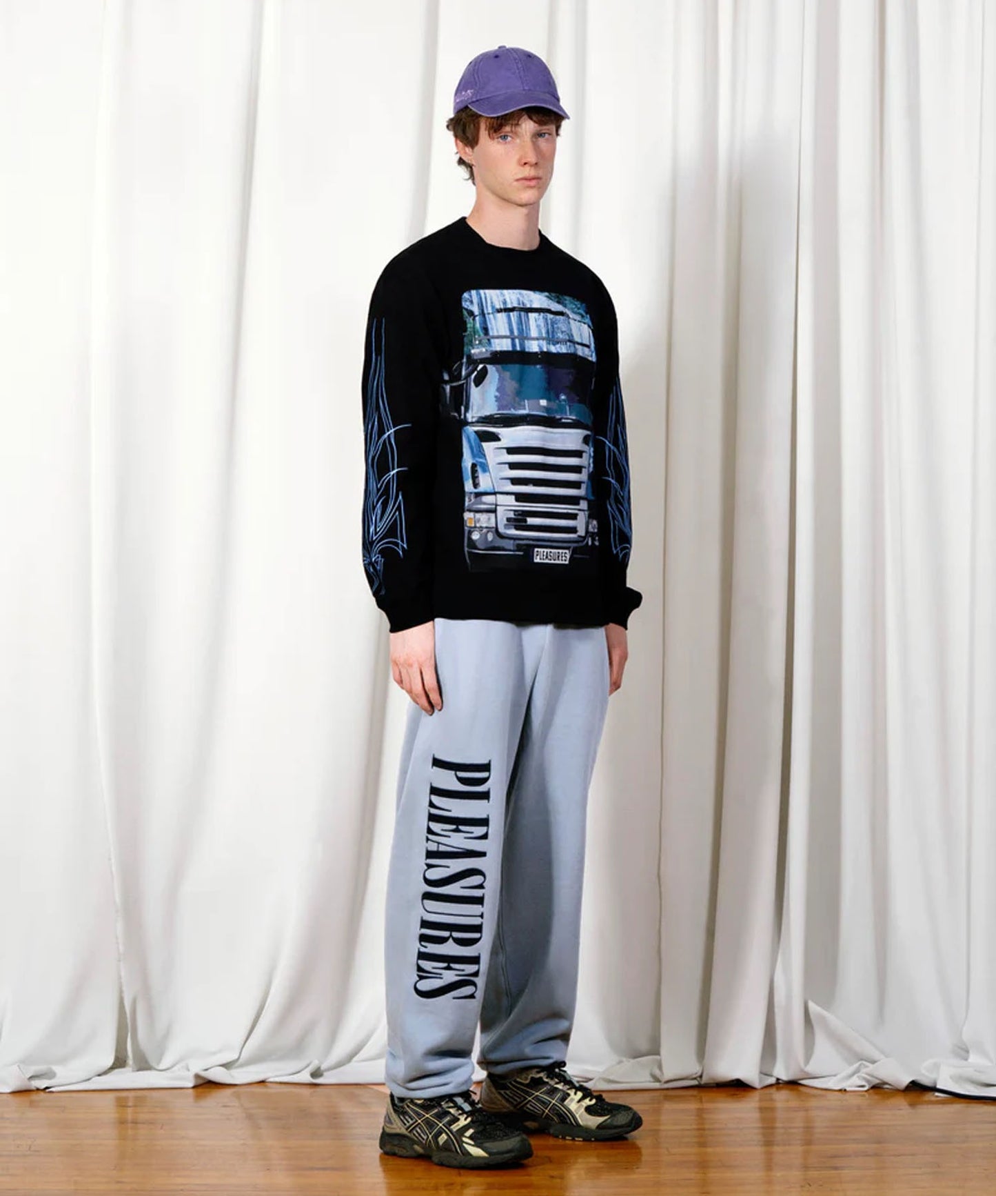 PLEASURES / SEMI HEAVYWEIGHT LONG SLEEVE