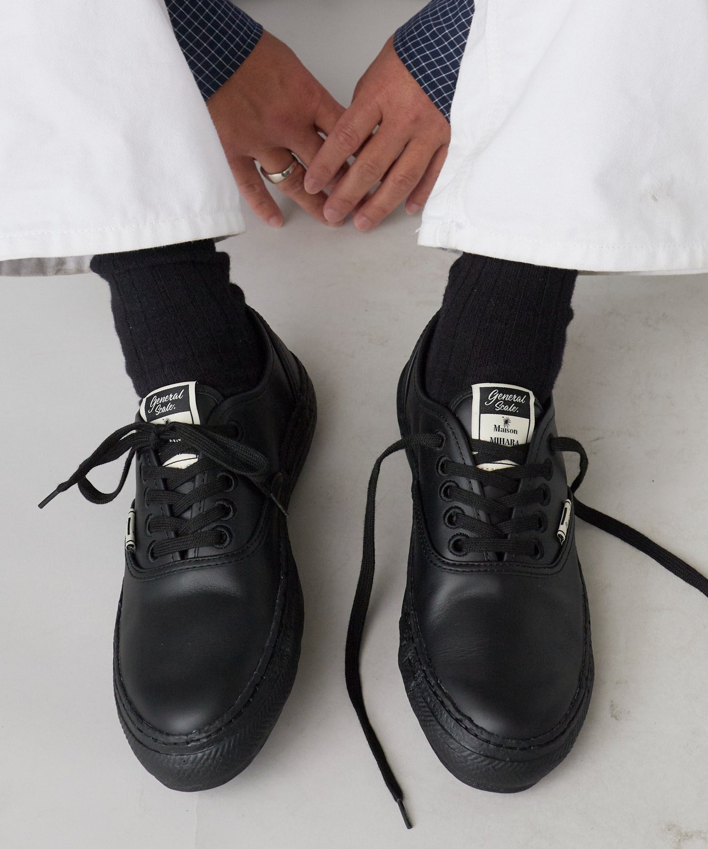 General Scale. Maison MIHARA YASUHIRO / KIEFER Leather Low-Top Sneakers