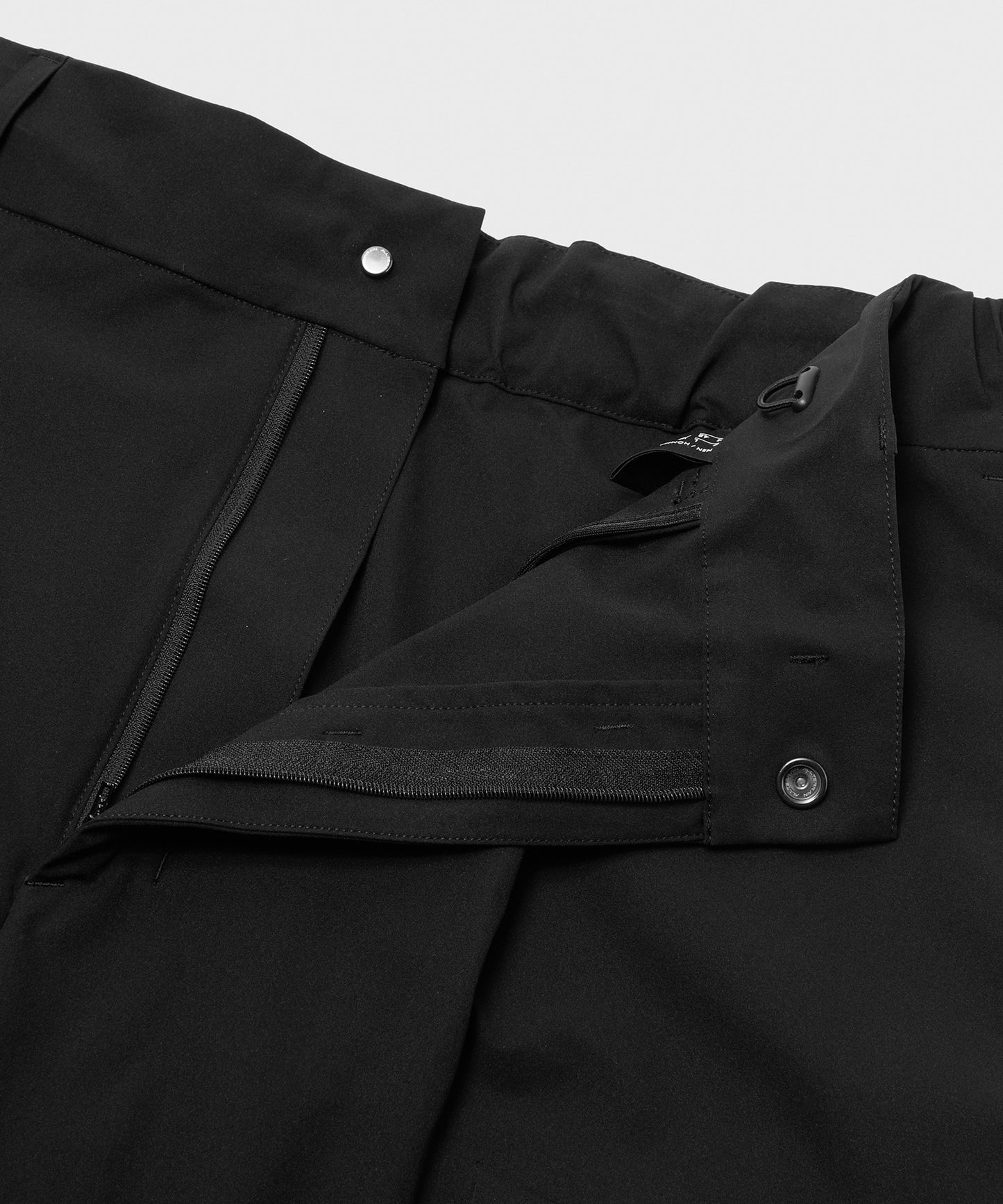 DESCENTE ALLTERRAIN / SEAMLESS STRETCH BIG CARGO SHORTS