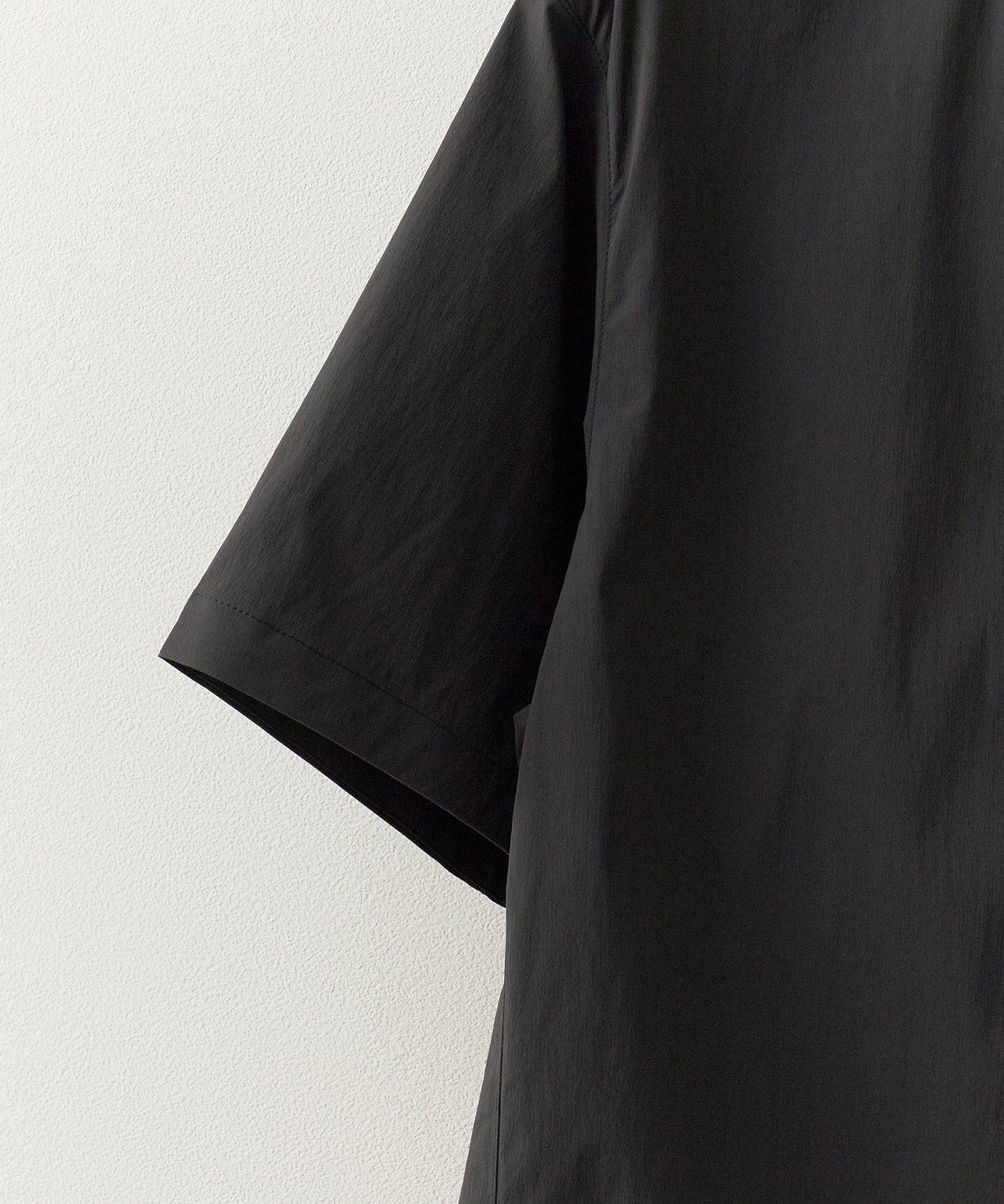DESCENTE ALLTERRAIN / WIND SHELL H/S SHIRT PB.