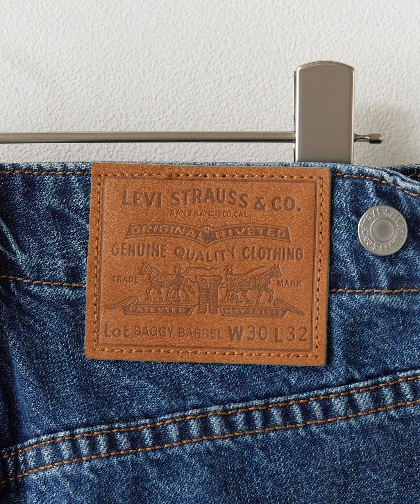 LEVI'S / BAGGY バレルジーンズ 0057o0001/0057O0003