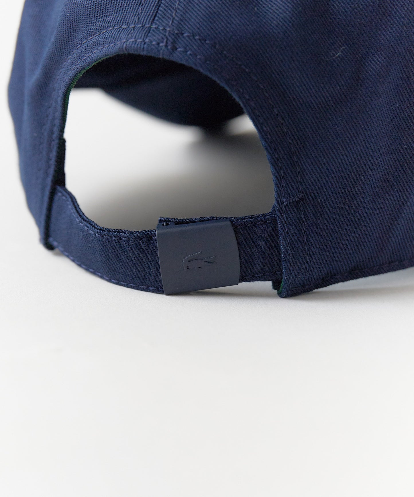 LACOSTE/ラコステ カーブバイザー 刺繍ワッペン コットン6パネルキャップ