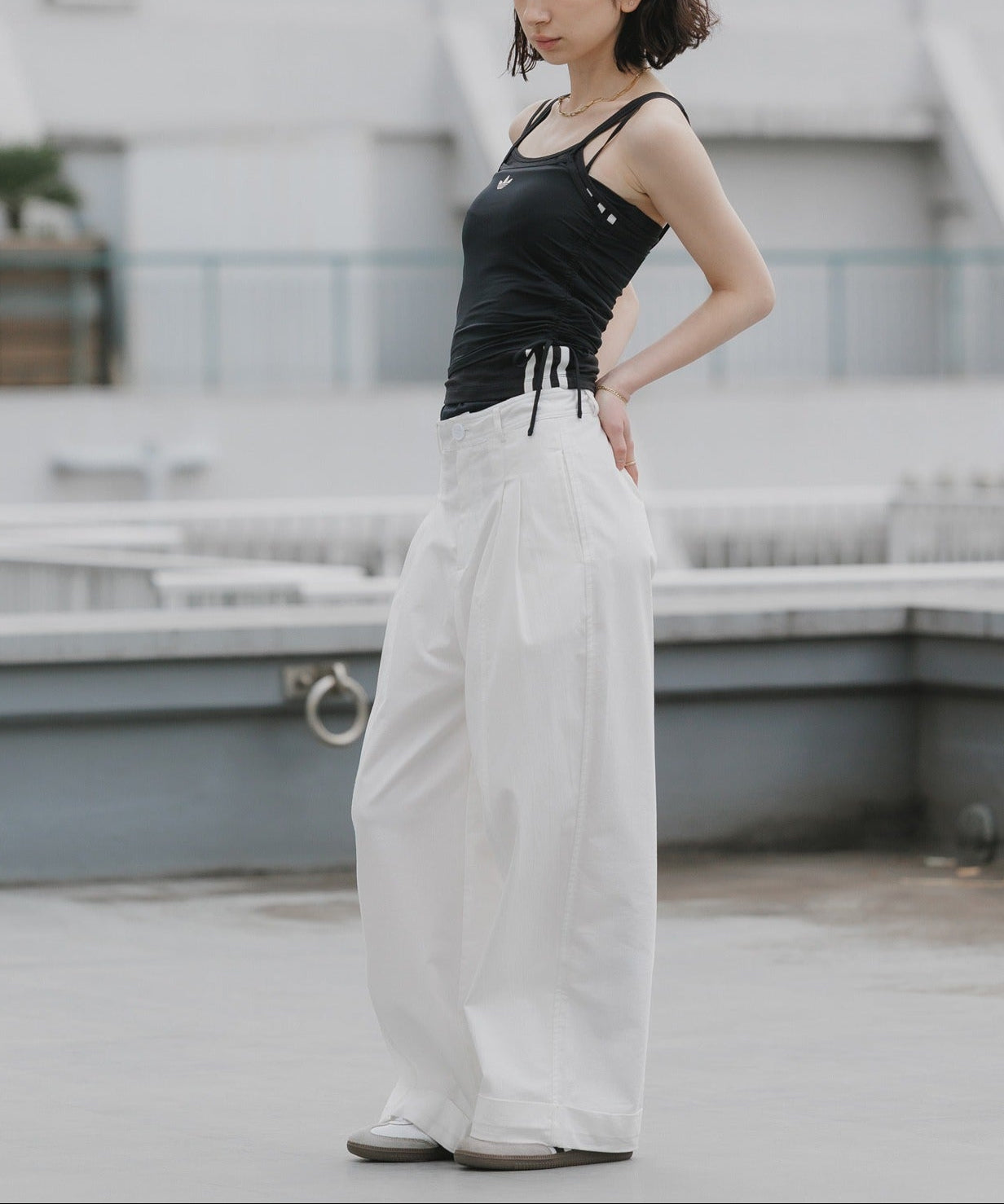 adidas / トレフォイルロゴ ダブルレイヤータンクトップ