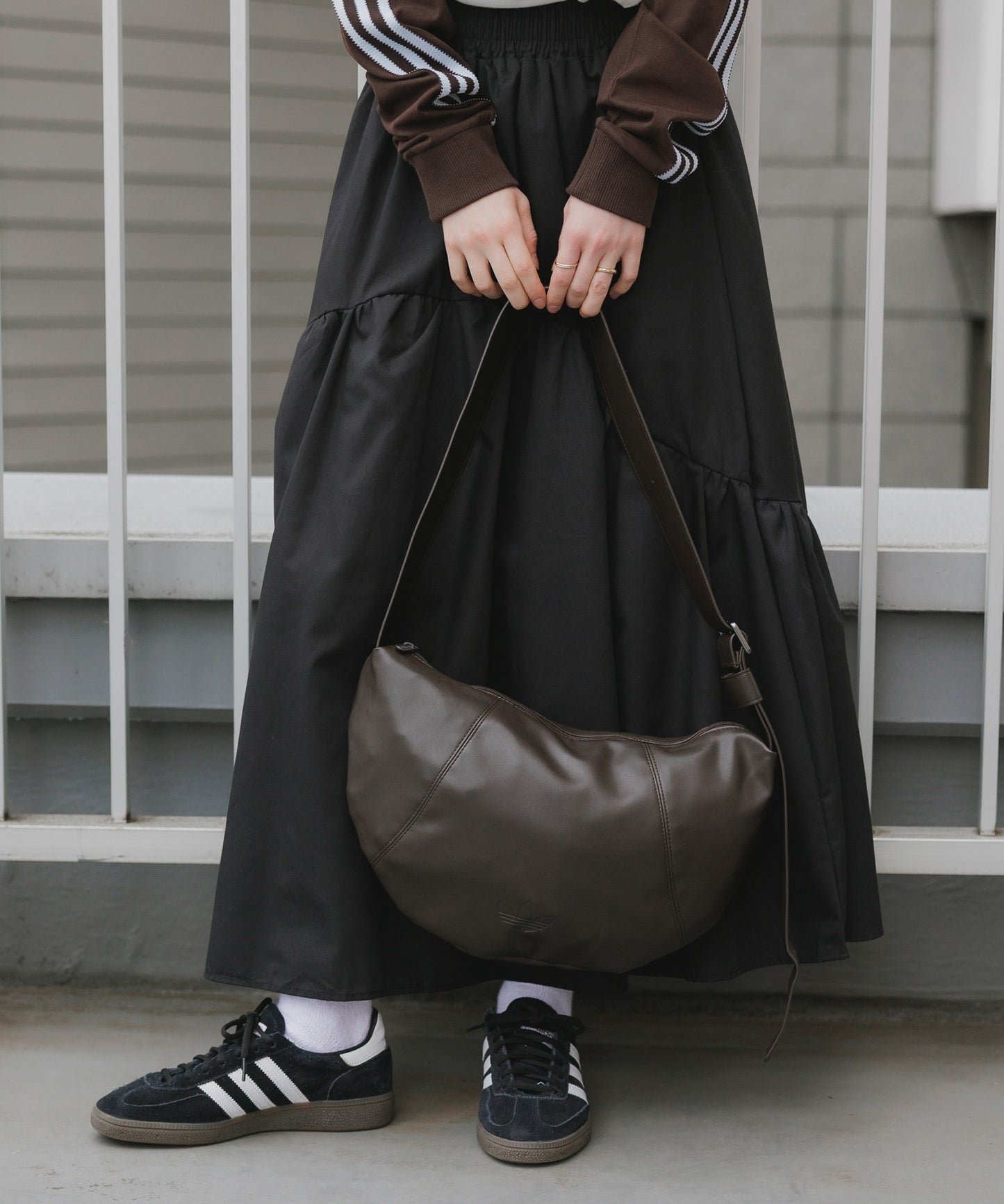 adidas / トレフォイルロゴ スポーティー ホーボーバッグ