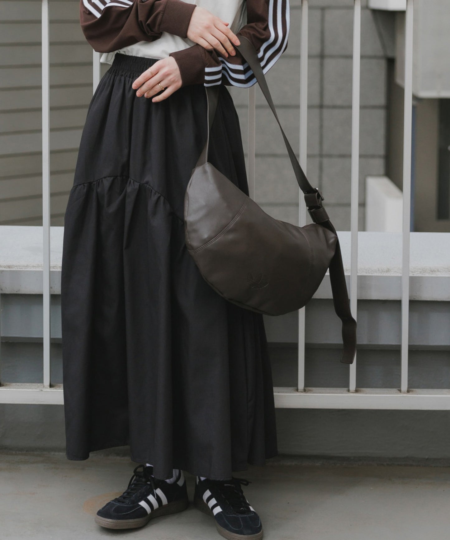 adidas / トレフォイルロゴ スポーティー ホーボーバッグ