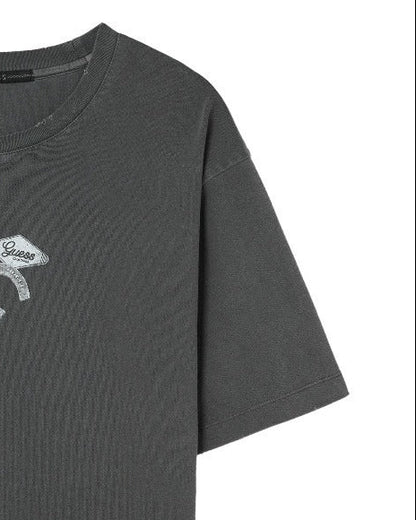 【Stray Kids ヒョンジン着用】GUESS/ゲス UNI S/SLV TEE SHIRT MQ2K7432 【6月下旬お届け】