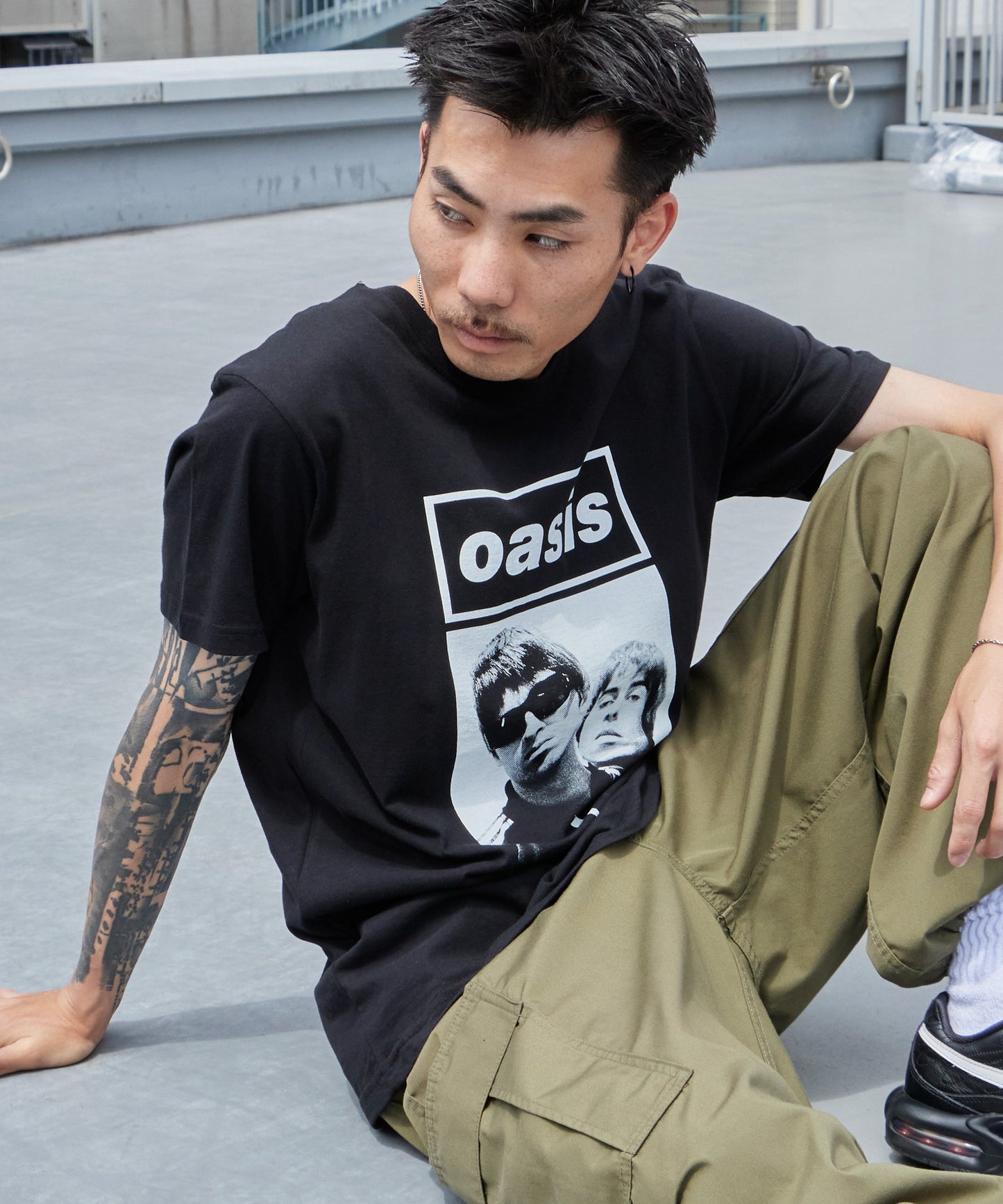【予約販売】Oasis / オアシス プリントデザイン クルーネックＴシャツ メンズ バンドＴ （6月中旬頃発送予定)