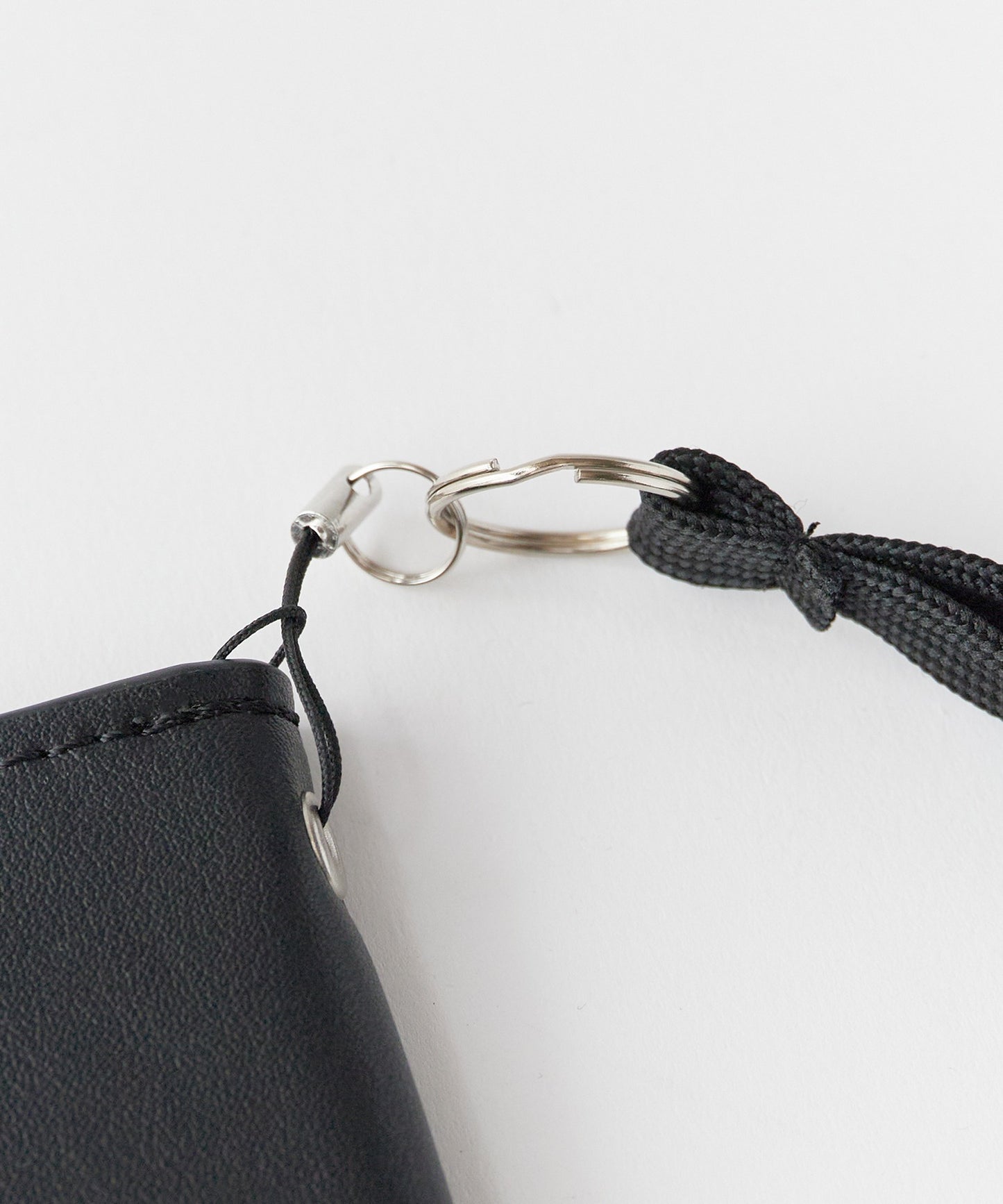Paprika Synthetic Leather Passport Case パプリカ シンセティックレザー パスポートケース 【9月下旬お届け予定】