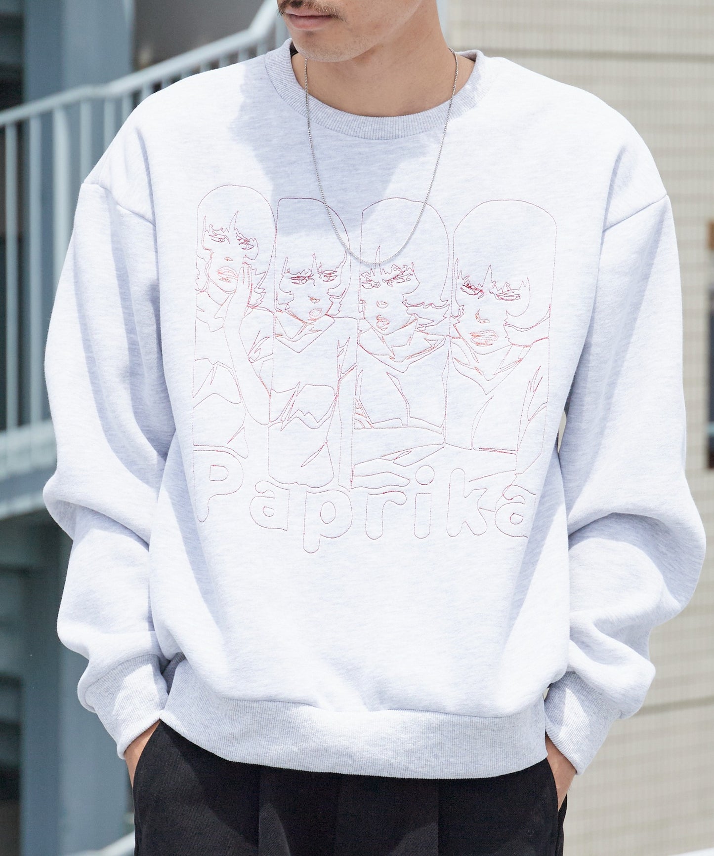 Paprika Thread-Embroidered Sweatshirt パプリカ 刺繍入りスウェット 【9月下旬お届け予定】