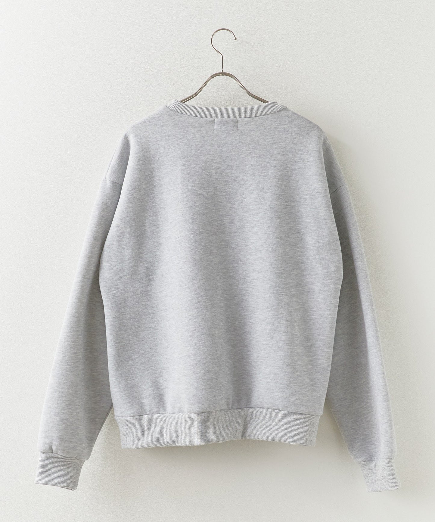 Paprika Thread-Embroidered Sweatshirt パプリカ 刺繍入りスウェット 【9月下旬お届け予定】