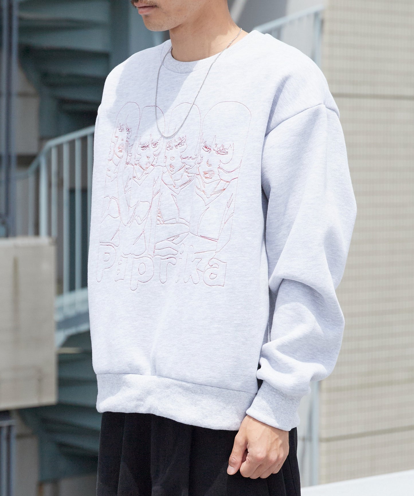 Paprika Thread-Embroidered Sweatshirt パプリカ 刺繍入りスウェット 【9月下旬お届け予定】