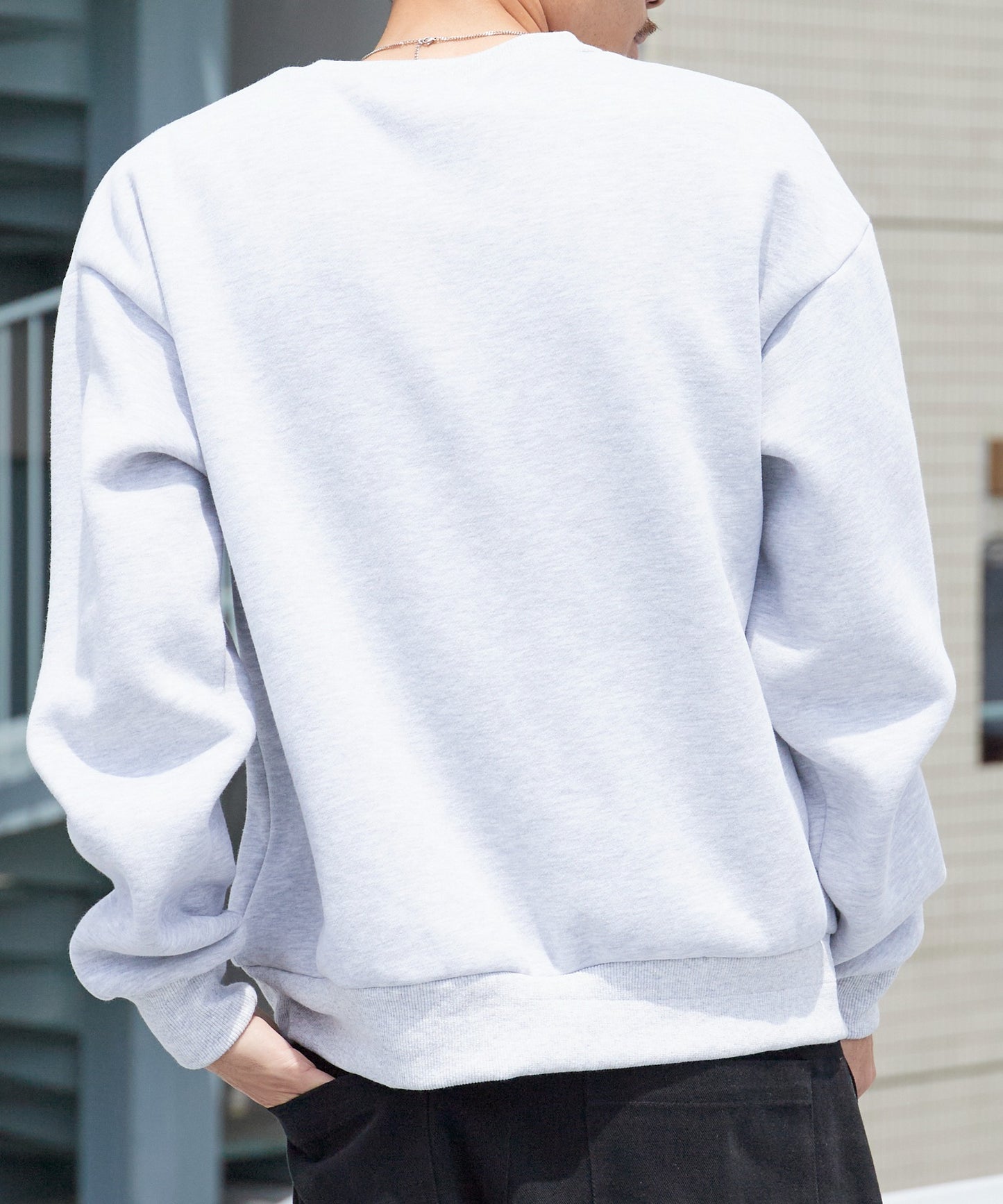 Paprika Thread-Embroidered Sweatshirt パプリカ 刺繍入りスウェット 【9月下旬お届け予定】