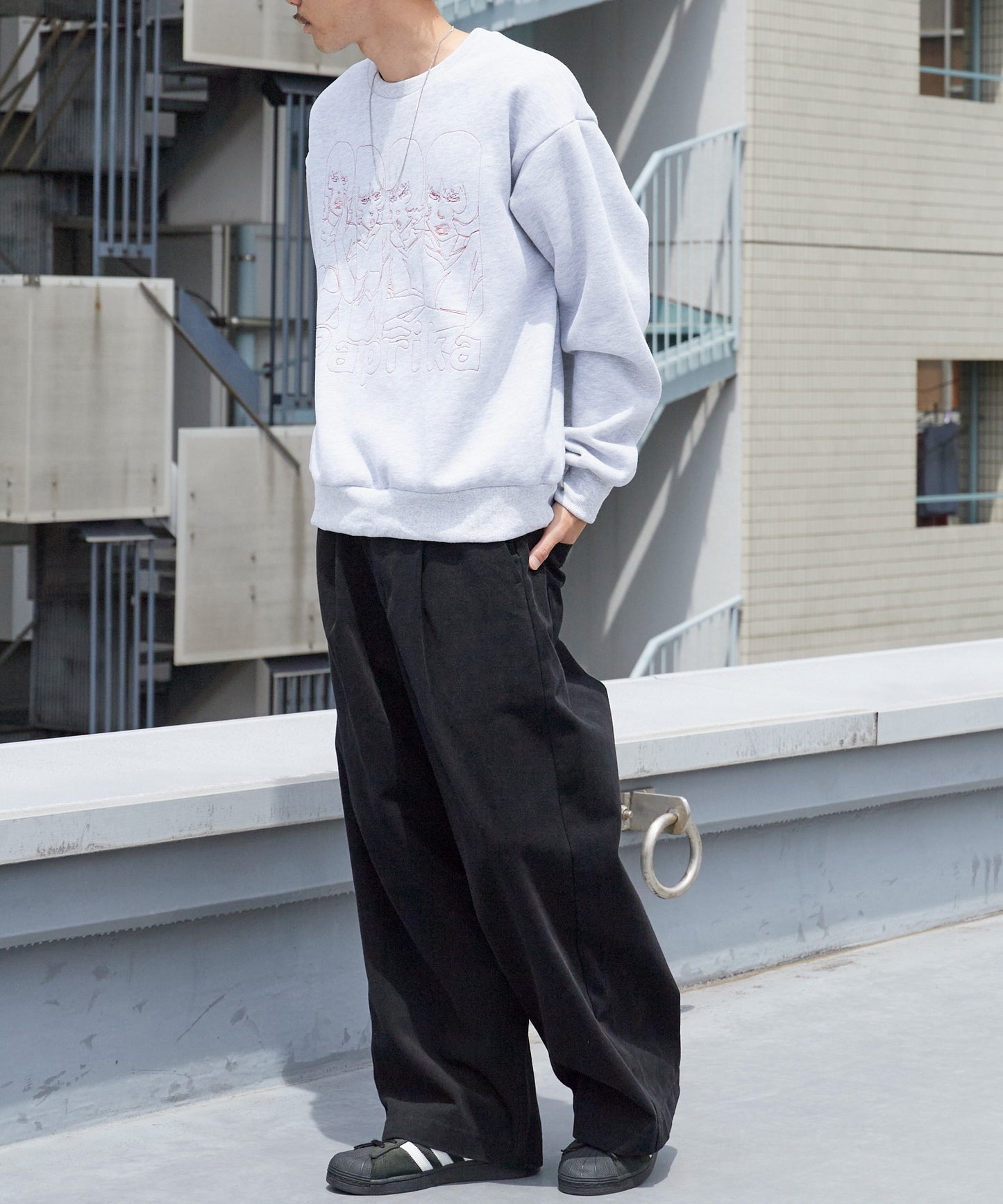 Paprika Thread-Embroidered Sweatshirt パプリカ 刺繍入りスウェット 【9月下旬お届け予定】