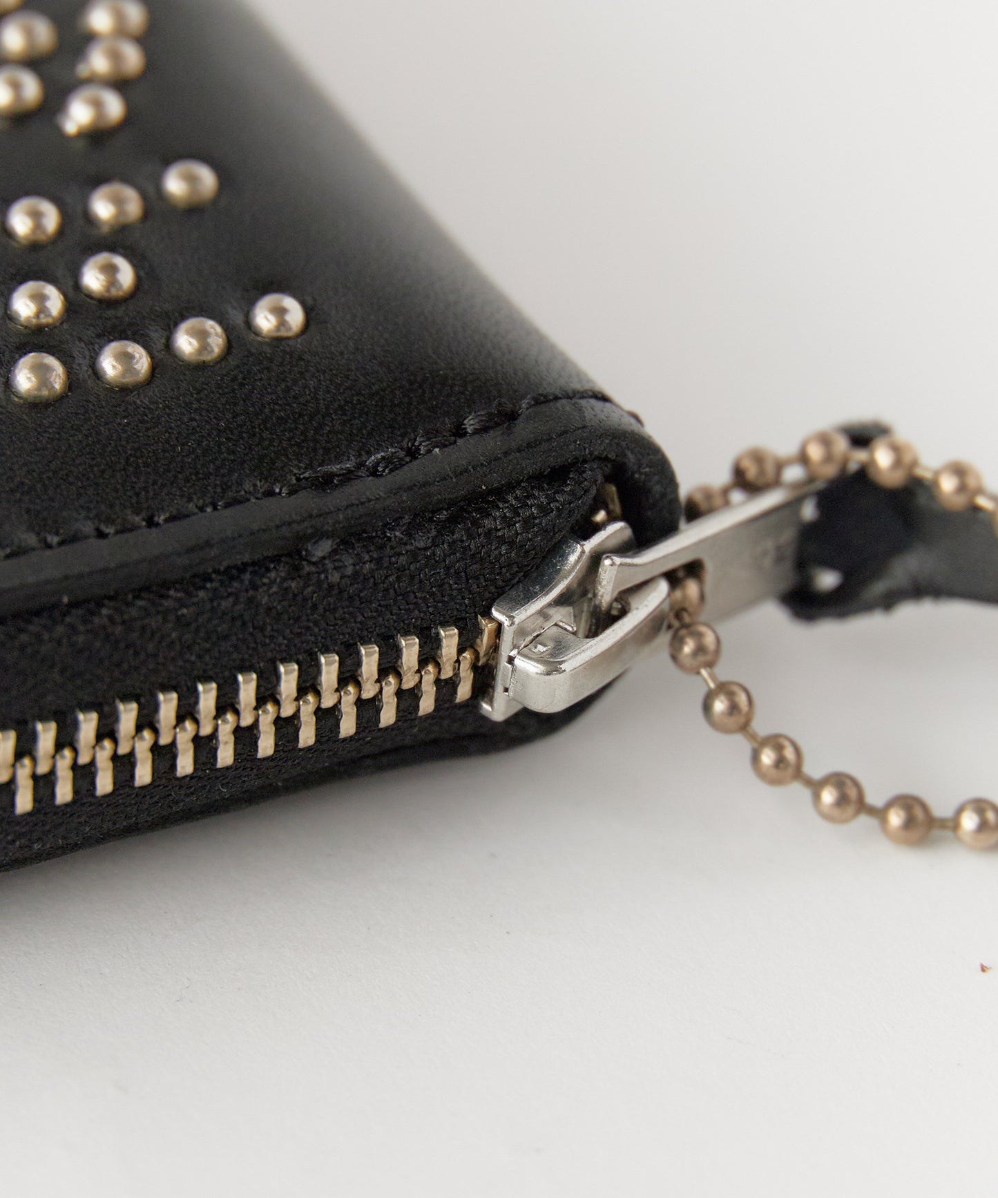 HTC / BORN & ARROW UMBRELLA ZIPPER MEDIUM 財布