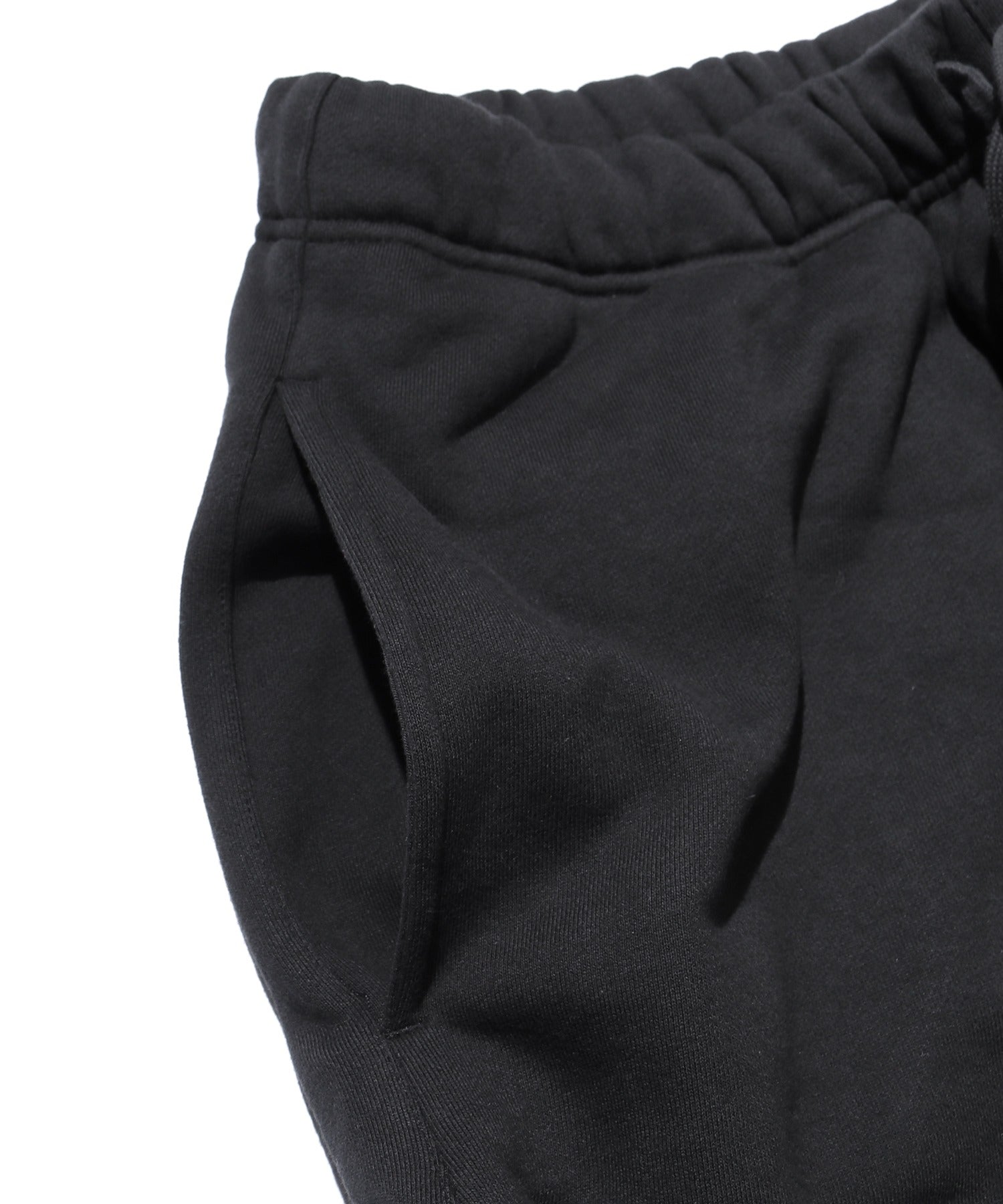 RUBBER TAG SWEAT SHORTS