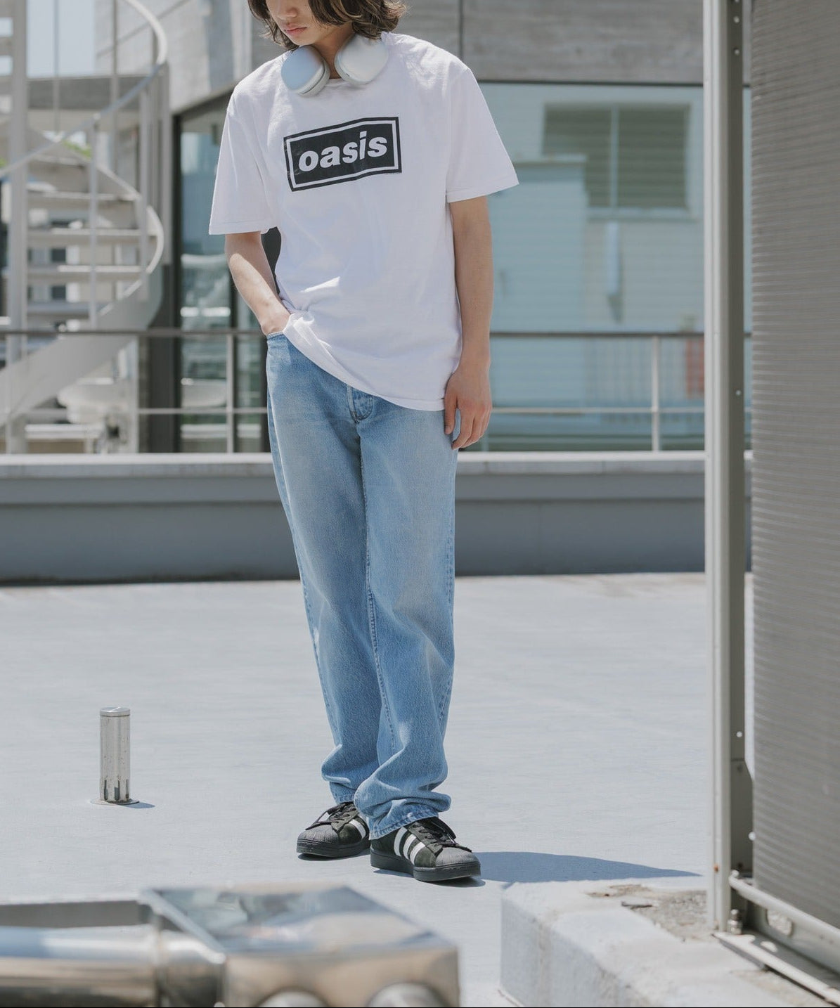 THRIFTY LOOK / OASIS DECCA LOGO TEE