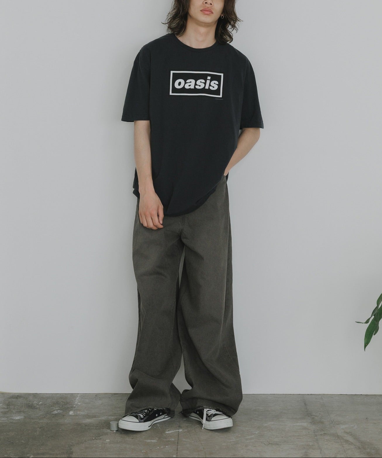 THRIFTY LOOK / OASIS DECCA LOGO TEE