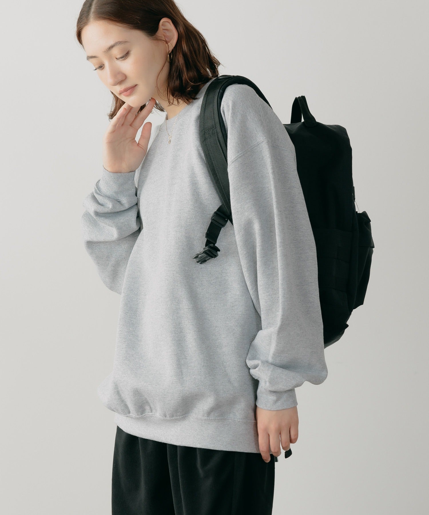 GILDAN / USAオーバーサイズ ロングスリーブプルオーバークルースウェット