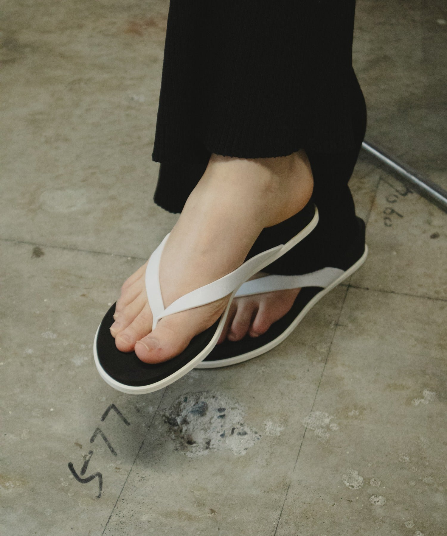 LAOCOONTE / LUCI SOFIA ビーチ サンダル