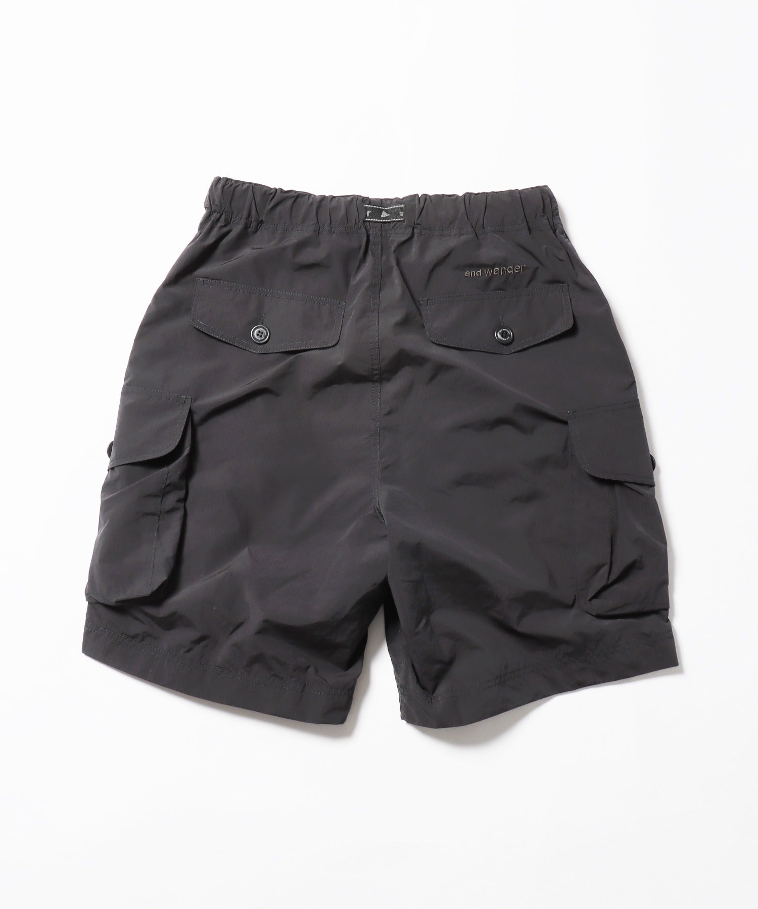 and wander/アンドワンダー oversized cargo short pants