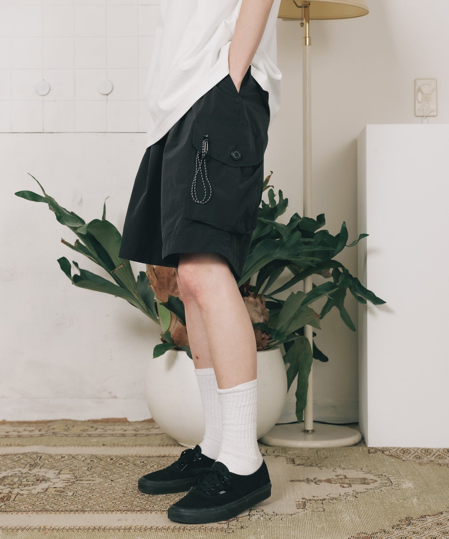 and wander/アンドワンダー oversized cargo short pants