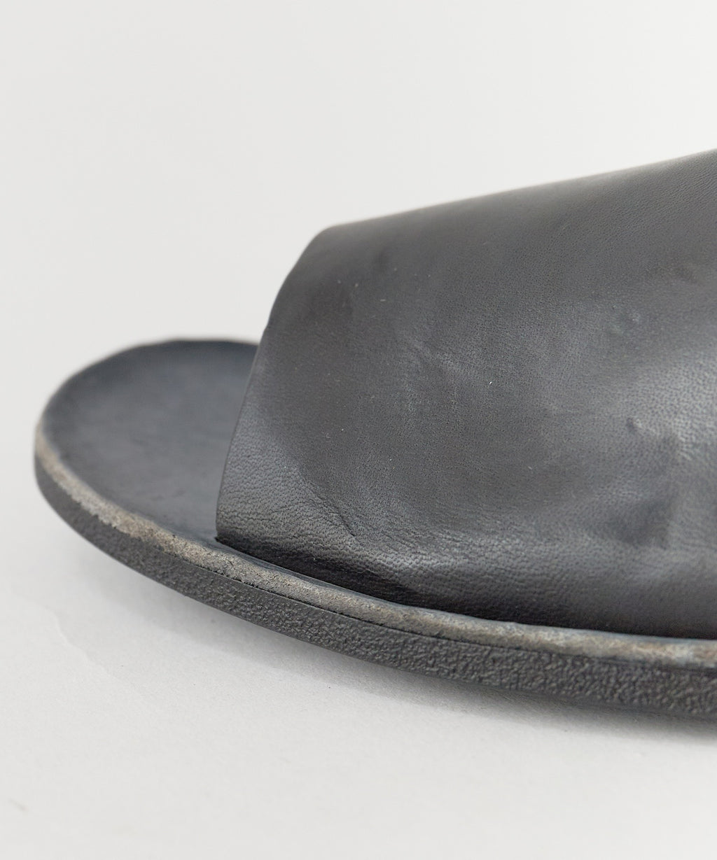 BRADOR / LEATHER SANDALS