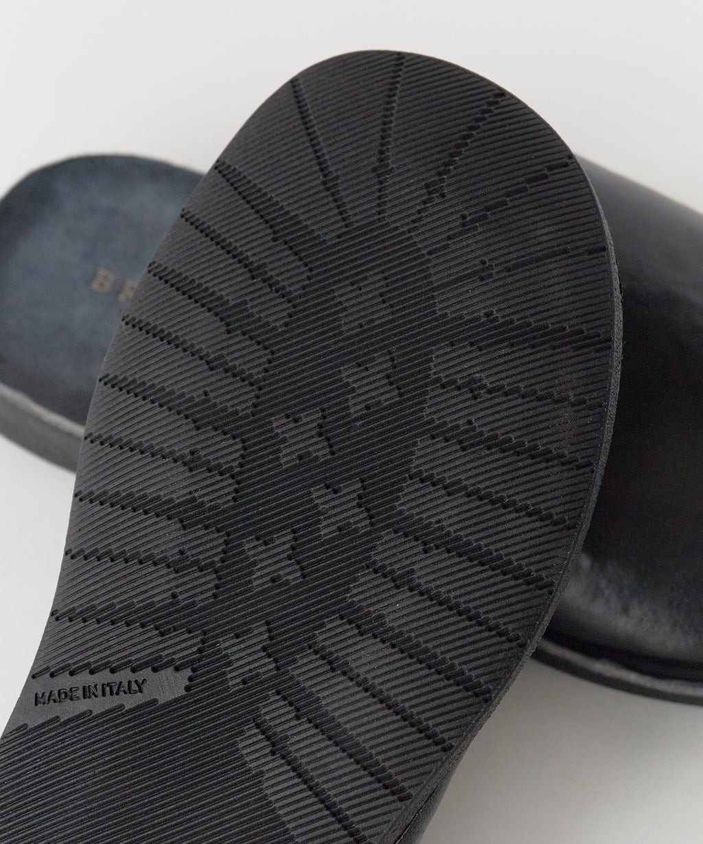 BRADOR / LEATHER SANDALS